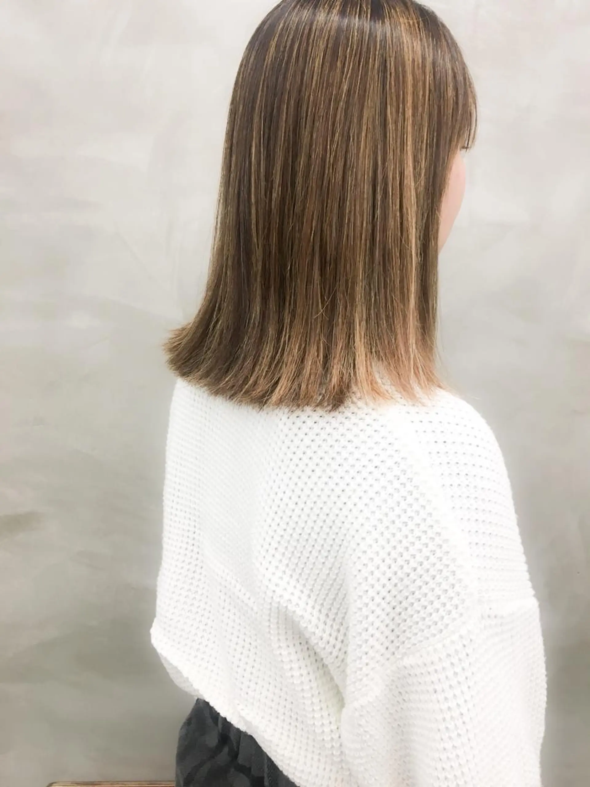 カラー 切りっぱなしボブ ブリーチ グレージュ ハイライトカラー ボブ ヘッドスパ (女性限定)🍋モエのヘアスタイル