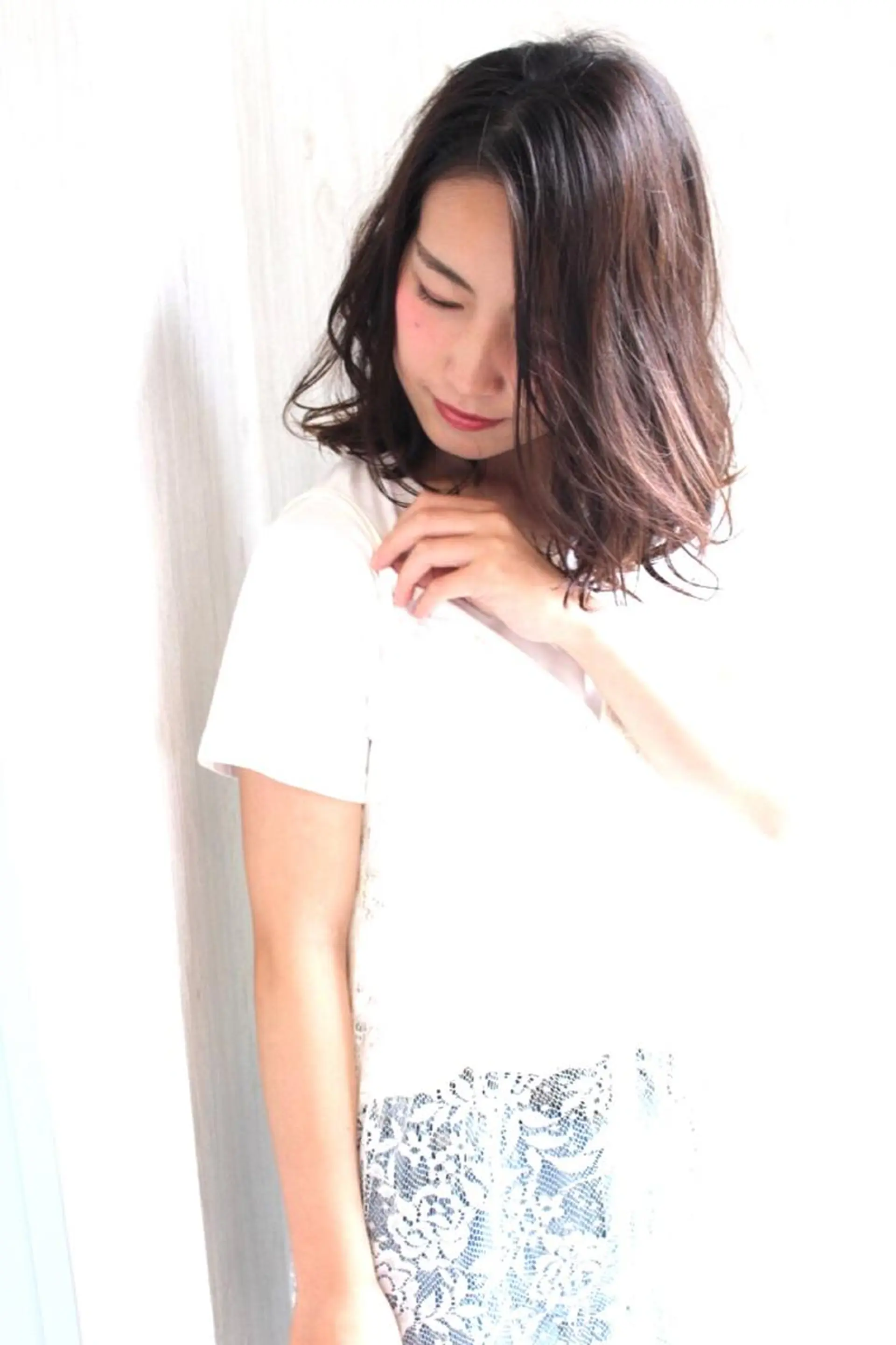 ミディアム カラー パーマ アディクシーカラー ハイライトカラー ピンクカラー ハイライト tuuli トゥーリのヘアスタイル