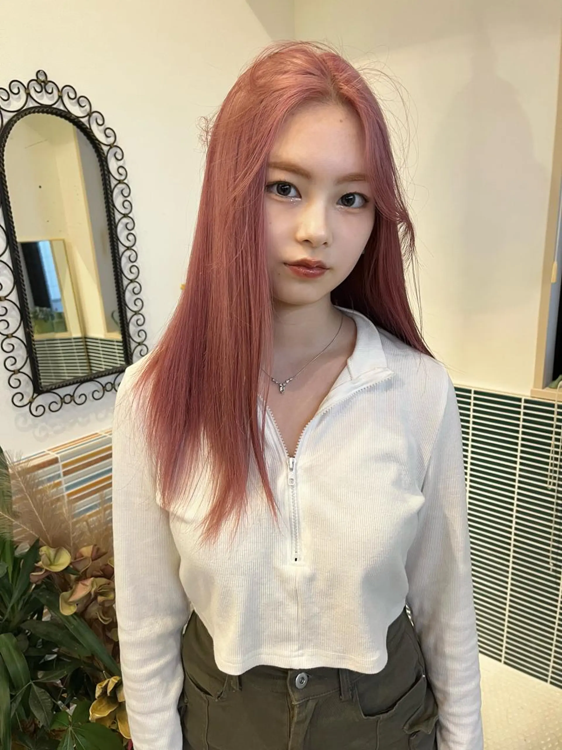 ロング カラー ベージュカラー ブリーチ ピンクカラー ピンクベージュ ヘアカラー トリートメント 🩷ハイトーン透明感 レイヤー🩷ユリカのヘアスタイル