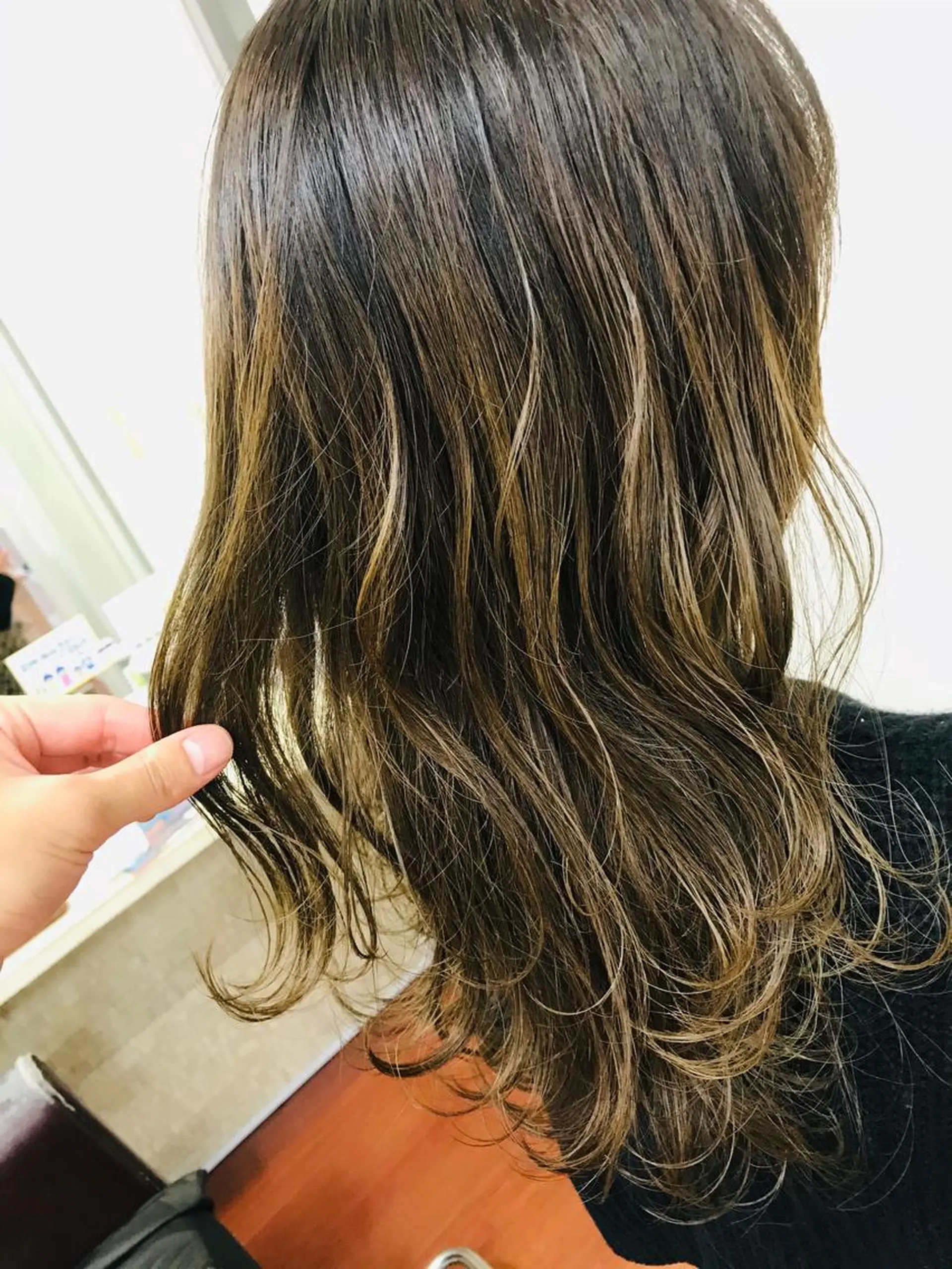 ミディアム カラー ヨシダ トオルのヘアスタイル