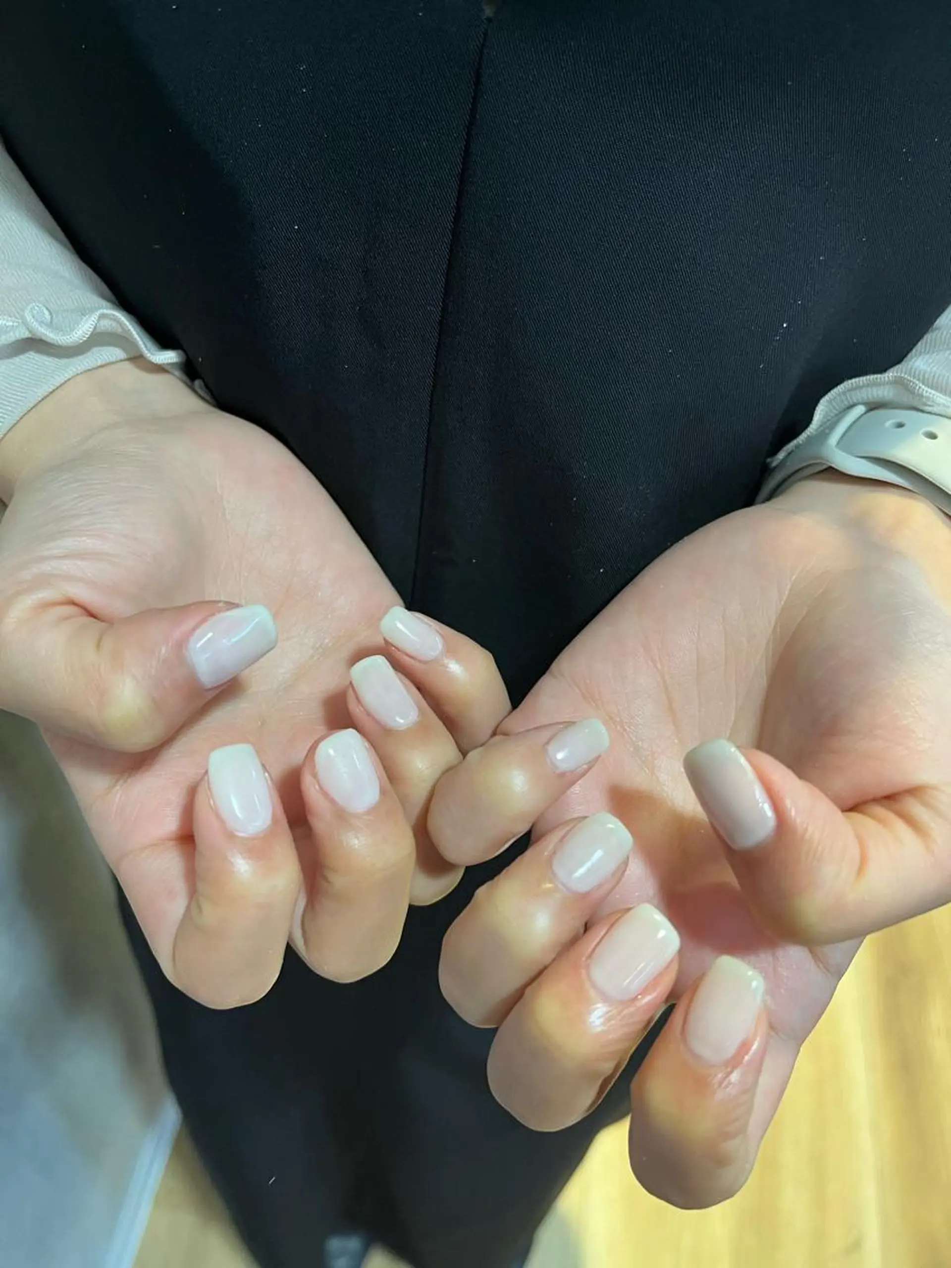 ネイル ホワイト 小川 奈々花のネイルデザイン