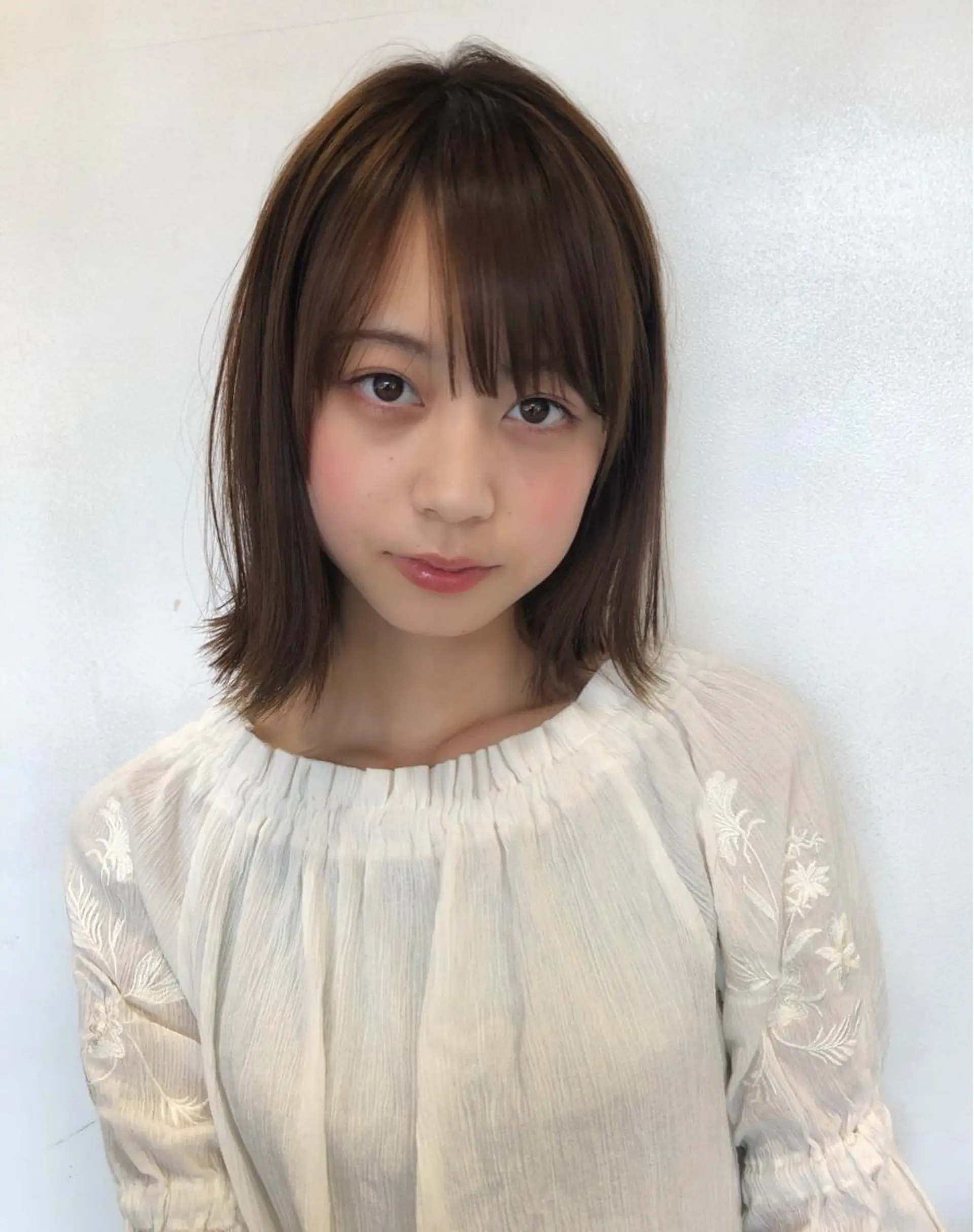 ミディアム ボブ 外ハネヘア 徳本 駿太のヘアスタイル
