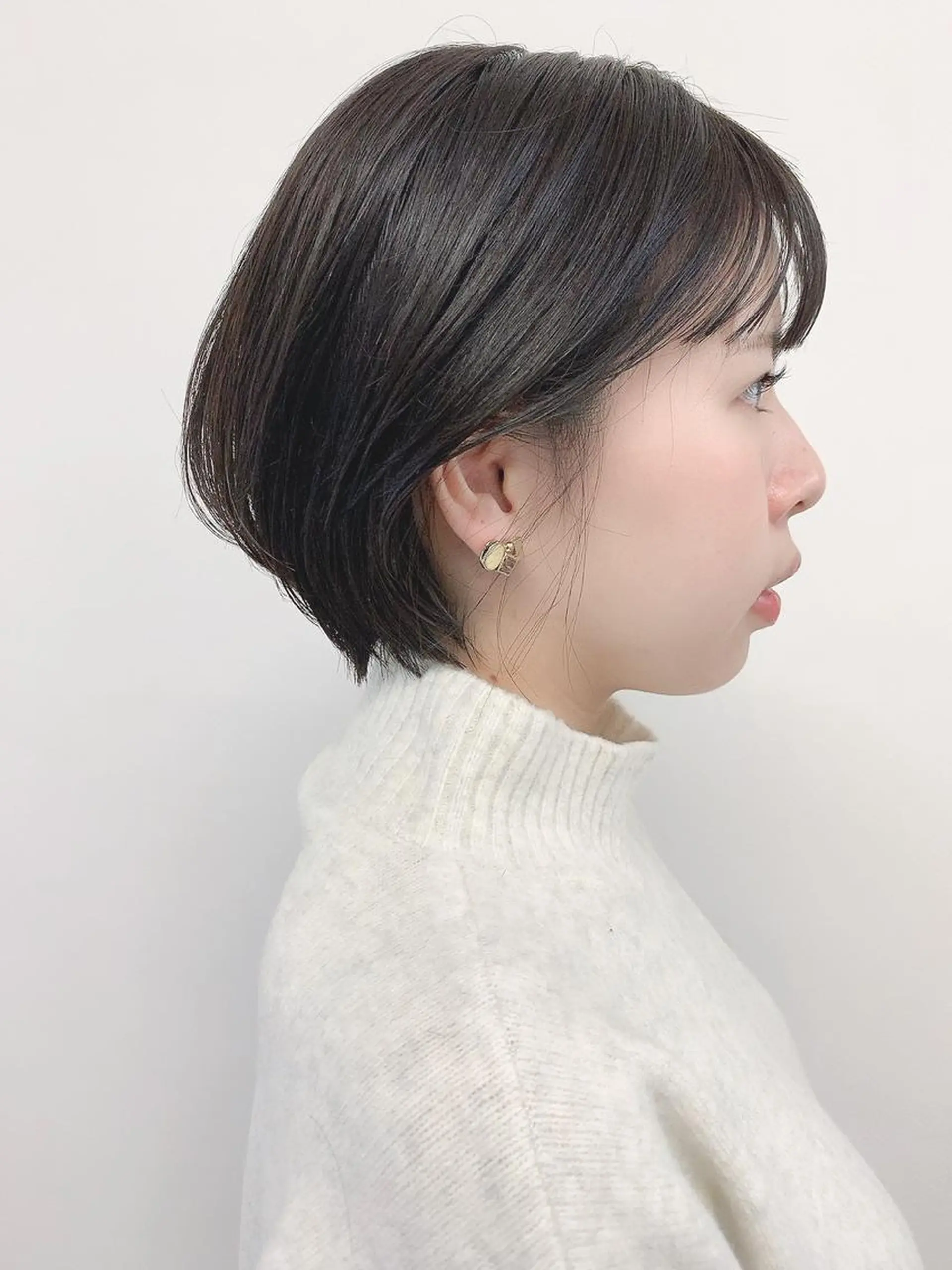 ショート カラー 肌に馴染む暗髪 梅田・増田のヘアスタイル