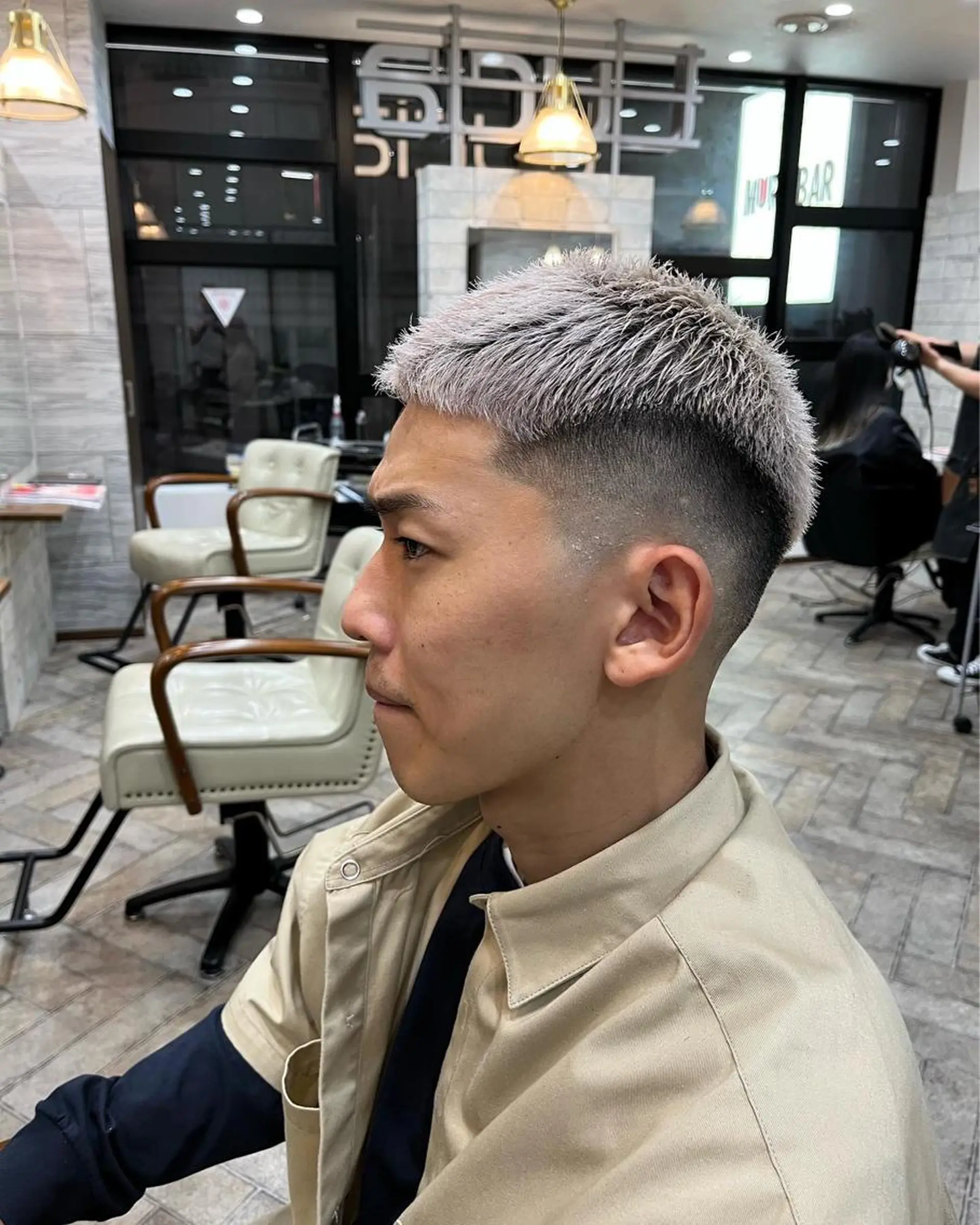 ショート カラー メンズ フェードカット スキンフェード シルバー カット メンズサロン ANSWERのヘアスタイル