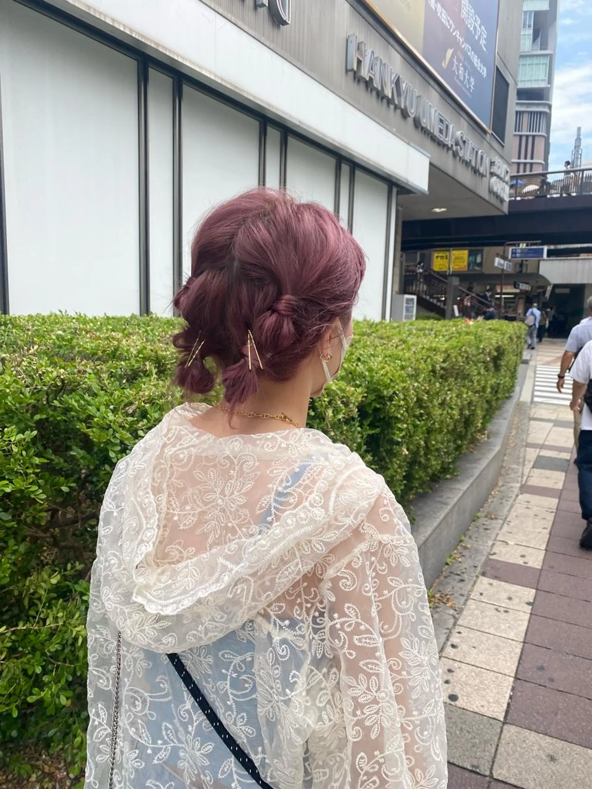 ミディアム カラー ヘアアレンジ ブリーチ ヘアカラー 透明感カラー/ レイヤーkotonoのヘアスタイル