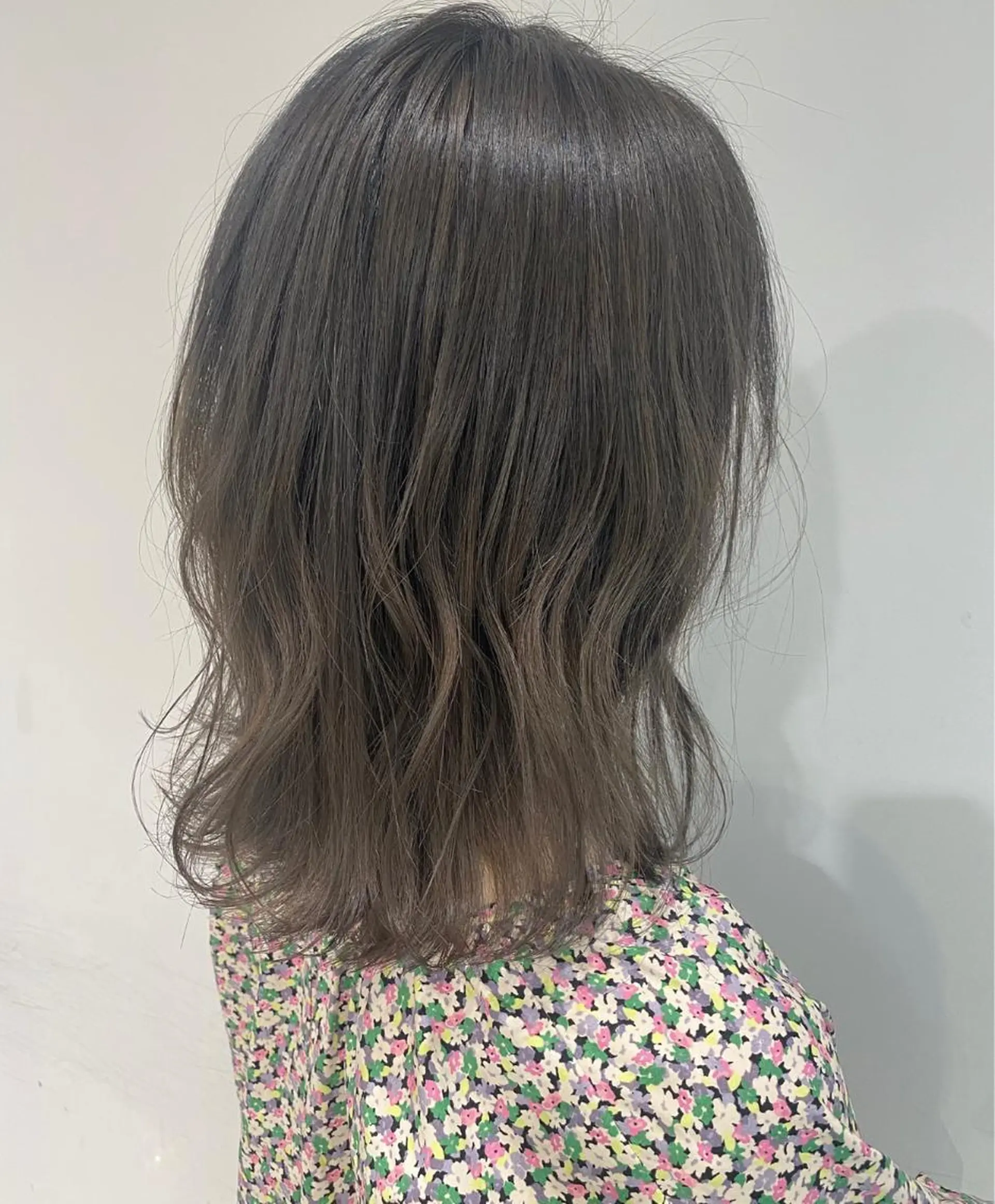 ミディアム カラー ブリーチ グレージュ カット ヘアカラー トリートメント scene.池袋所属・scene. haraのヘアスタイル