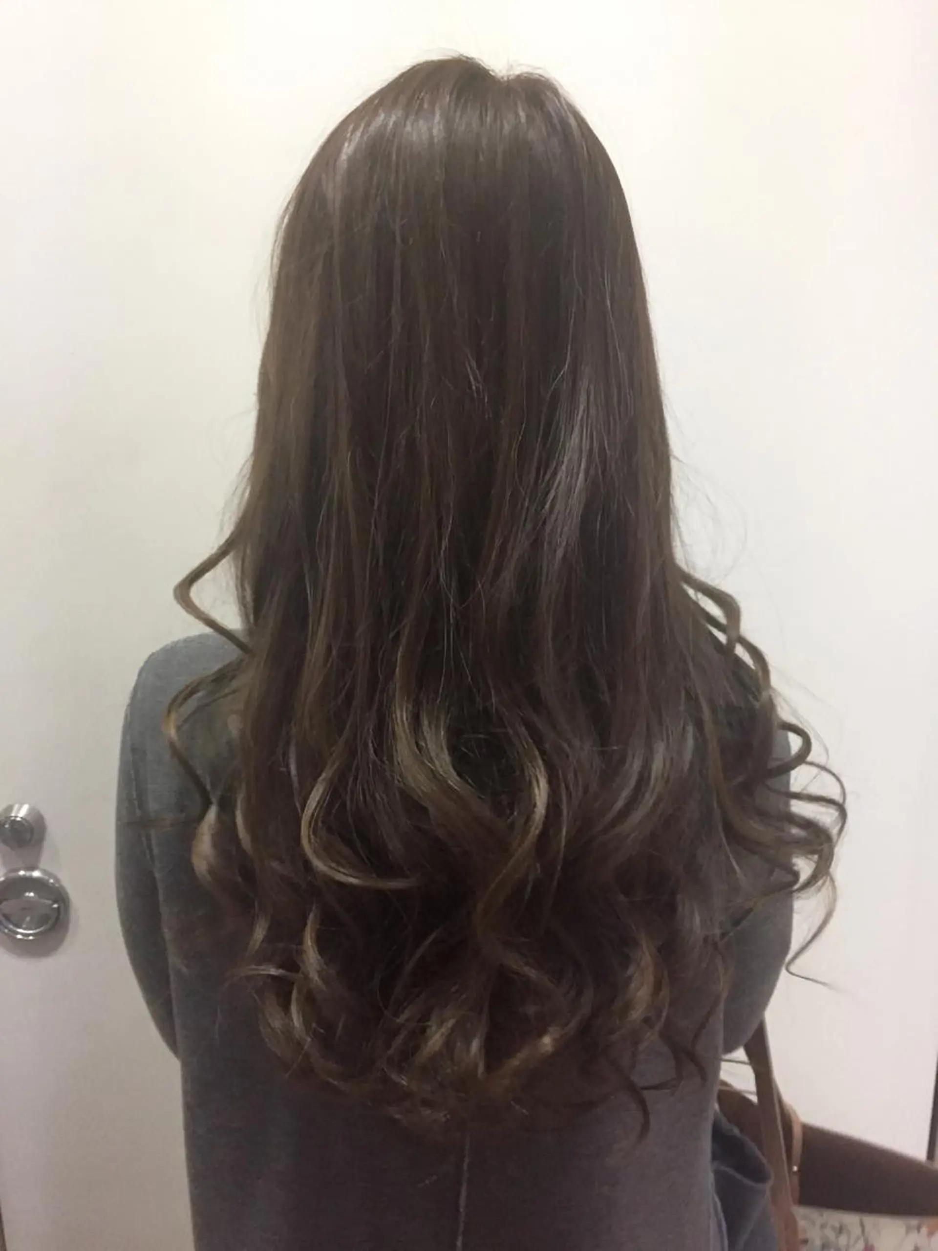 セミロング ロング カラー グレージュ ハイライトカラー 外国人風カラー ハイライト fhami 店長 髪質改善　DAITOのヘアスタイル