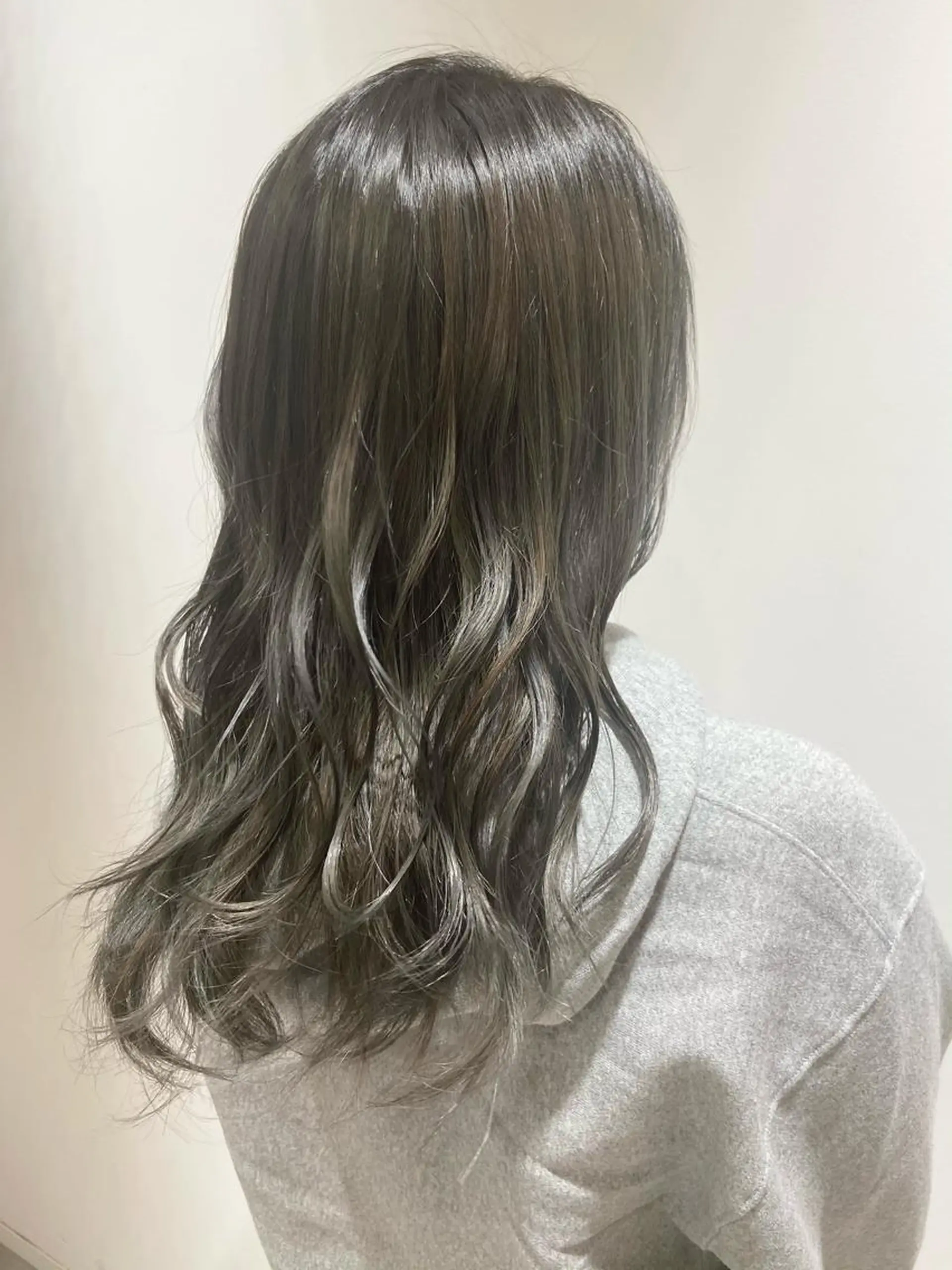 セミロング ヘアカラー 🐺ウルフ/レイヤー 似合わせ‎🤍沙羅のヘアスタイル