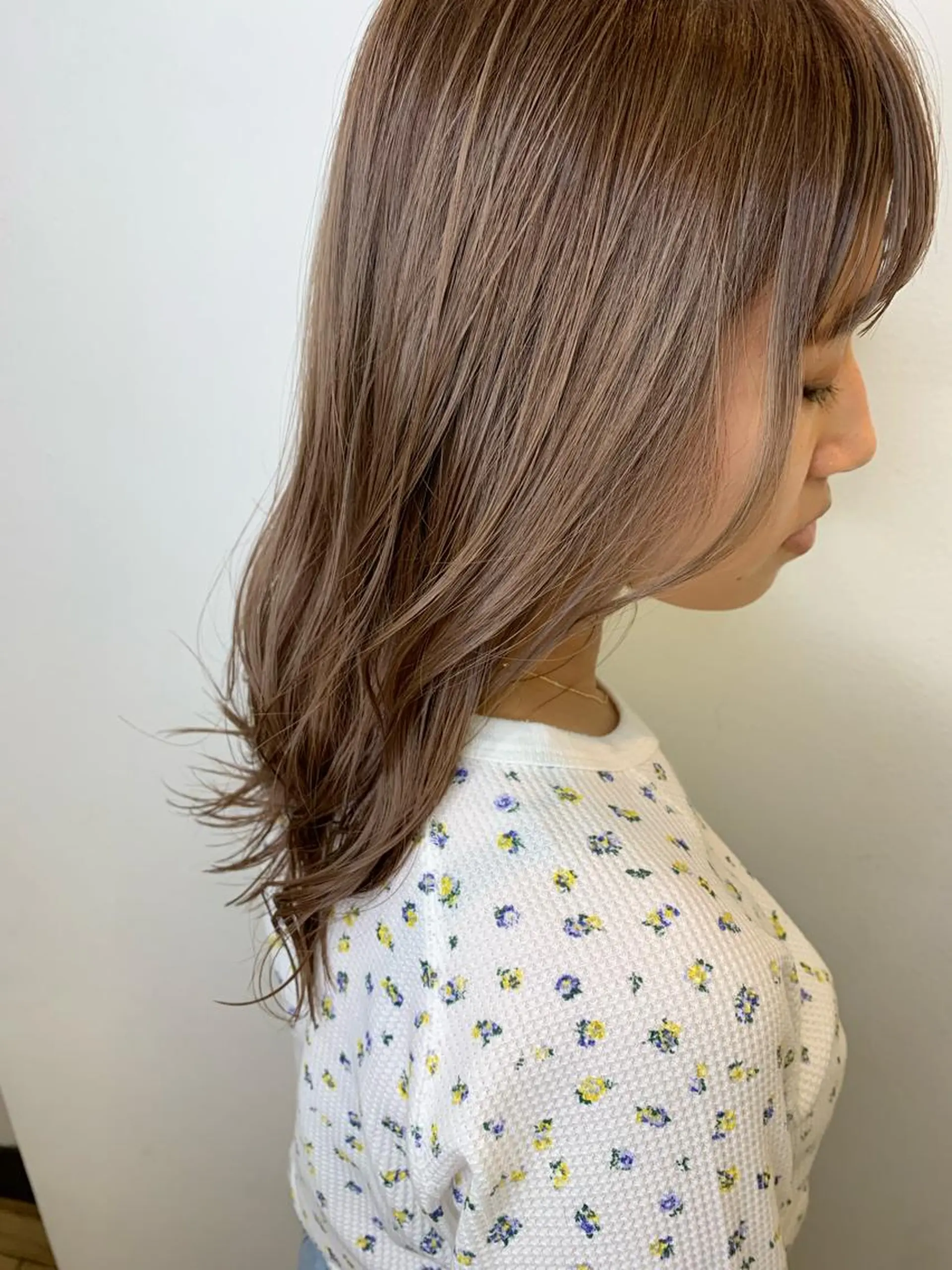 セミロング カラー アッシュ ベージュカラー カット ヘアカラー トリートメント 萌花　moeka /韓国/レイヤーのヘアスタイル