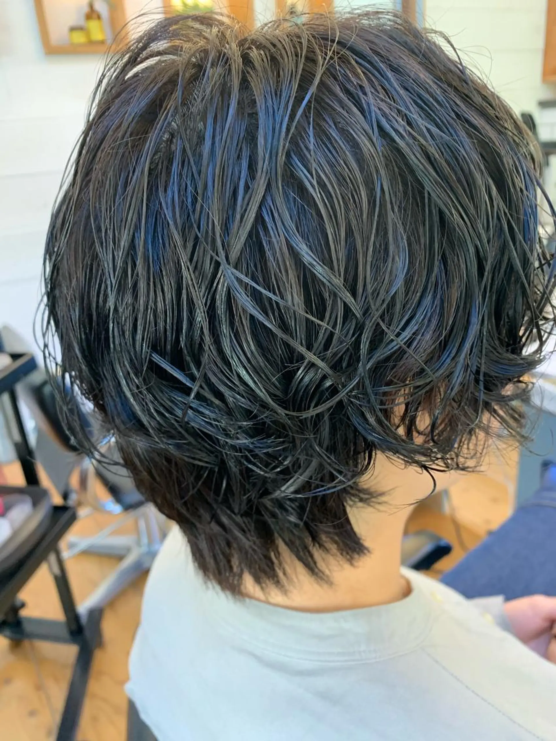 ショート カラー パーマ アッシュ ネイビーカラー カット ヘアカラー パーマ Lagom なかだのヘアスタイル