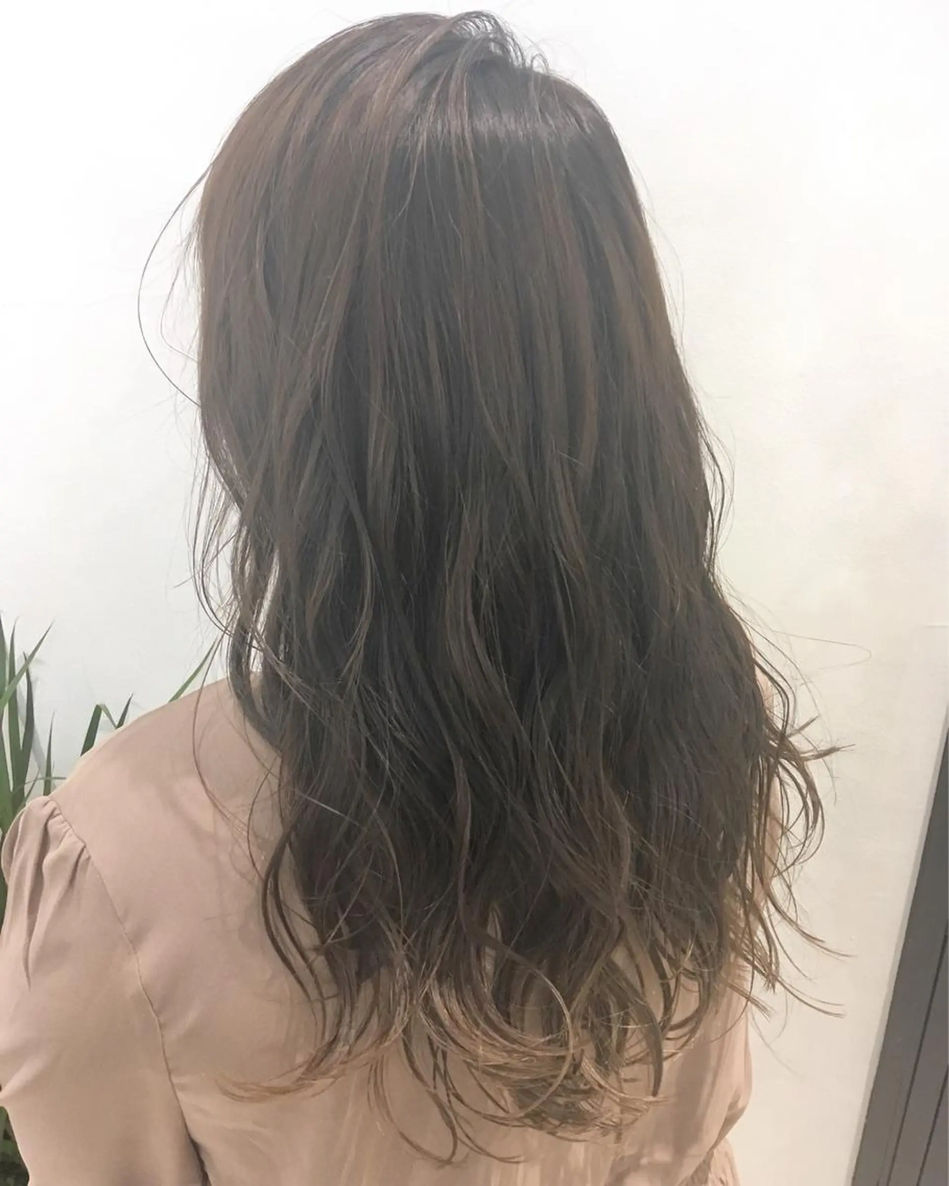 ロング カラー ヘアアレンジ ベージュカラー ブリーチ ハイトーンカラー エグチ アキラのヘアスタイル