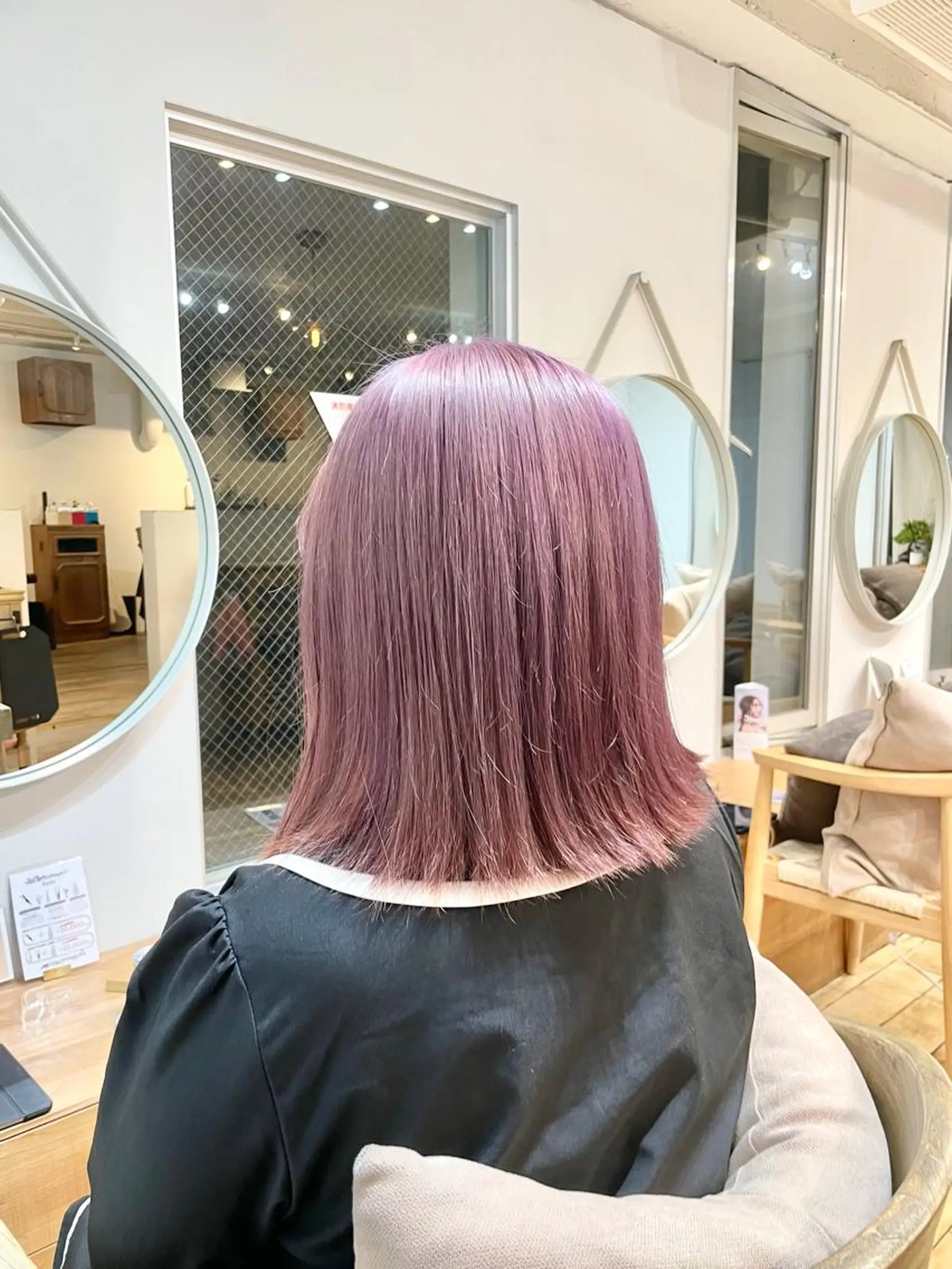 ミディアム カラー ネイル マツエク・マツパ アイブロウ ⭐ハイトーンブリーチ ミルクティーピンクのヘアスタイル