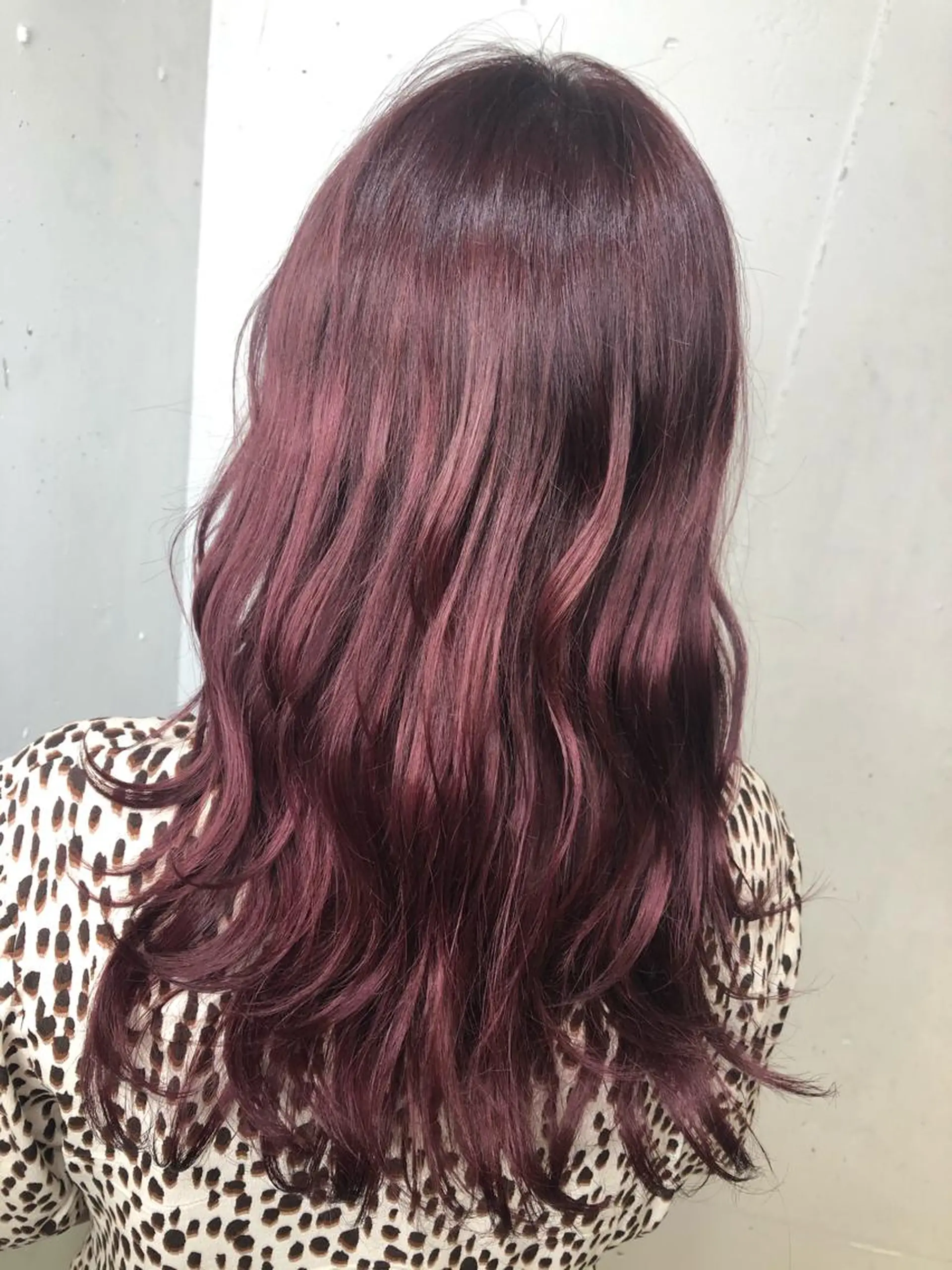 ロング カラー パーマ ヘアアレンジ 八巻 晴香のヘアスタイル