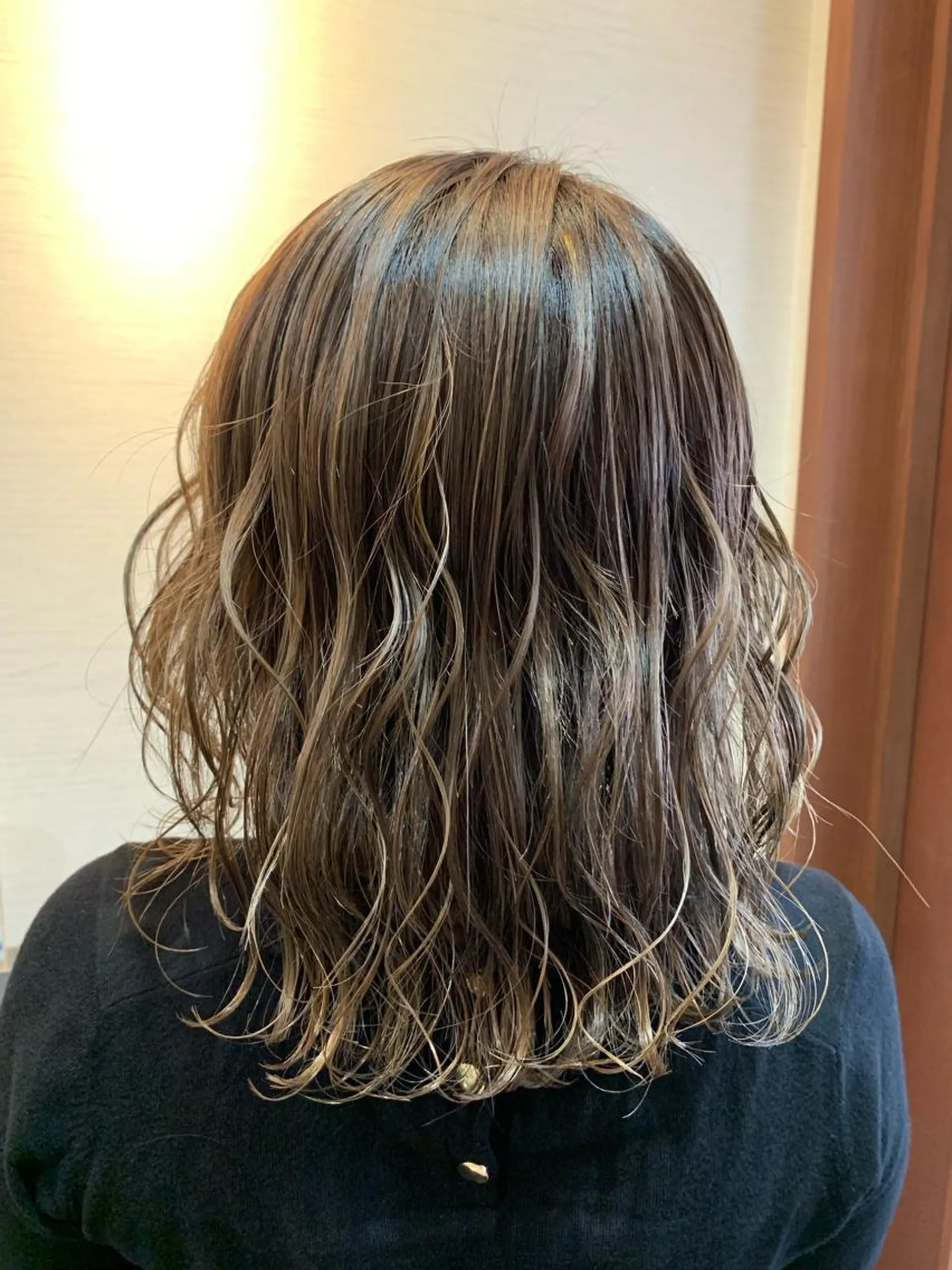 ミディアム カラー 蓮見  友里のヘアスタイル