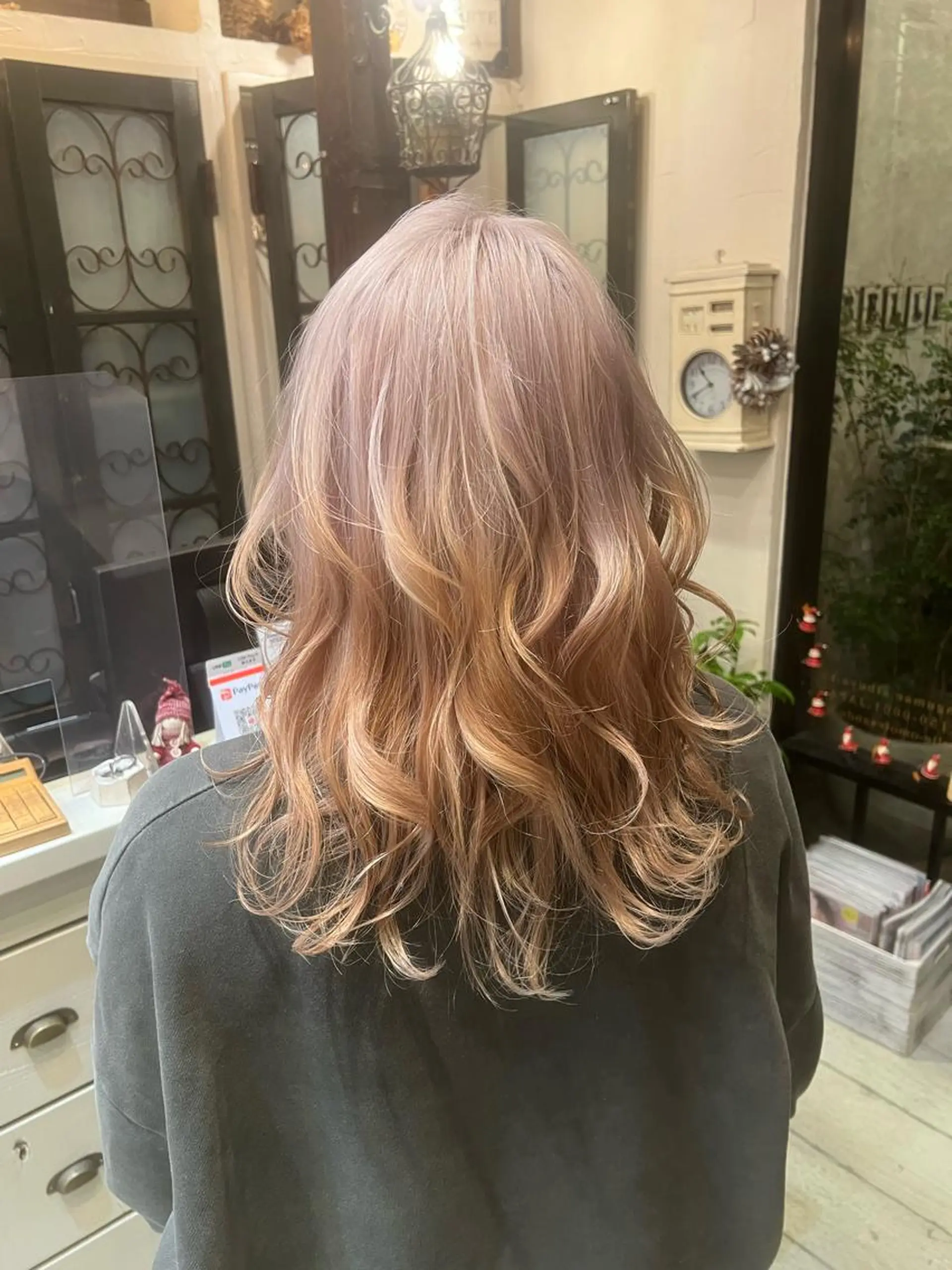 ロング カラー ブリーチ トリートメント クリスマス 抜きっぱなしブロンド /ハイトーン/カナタのヘアスタイル