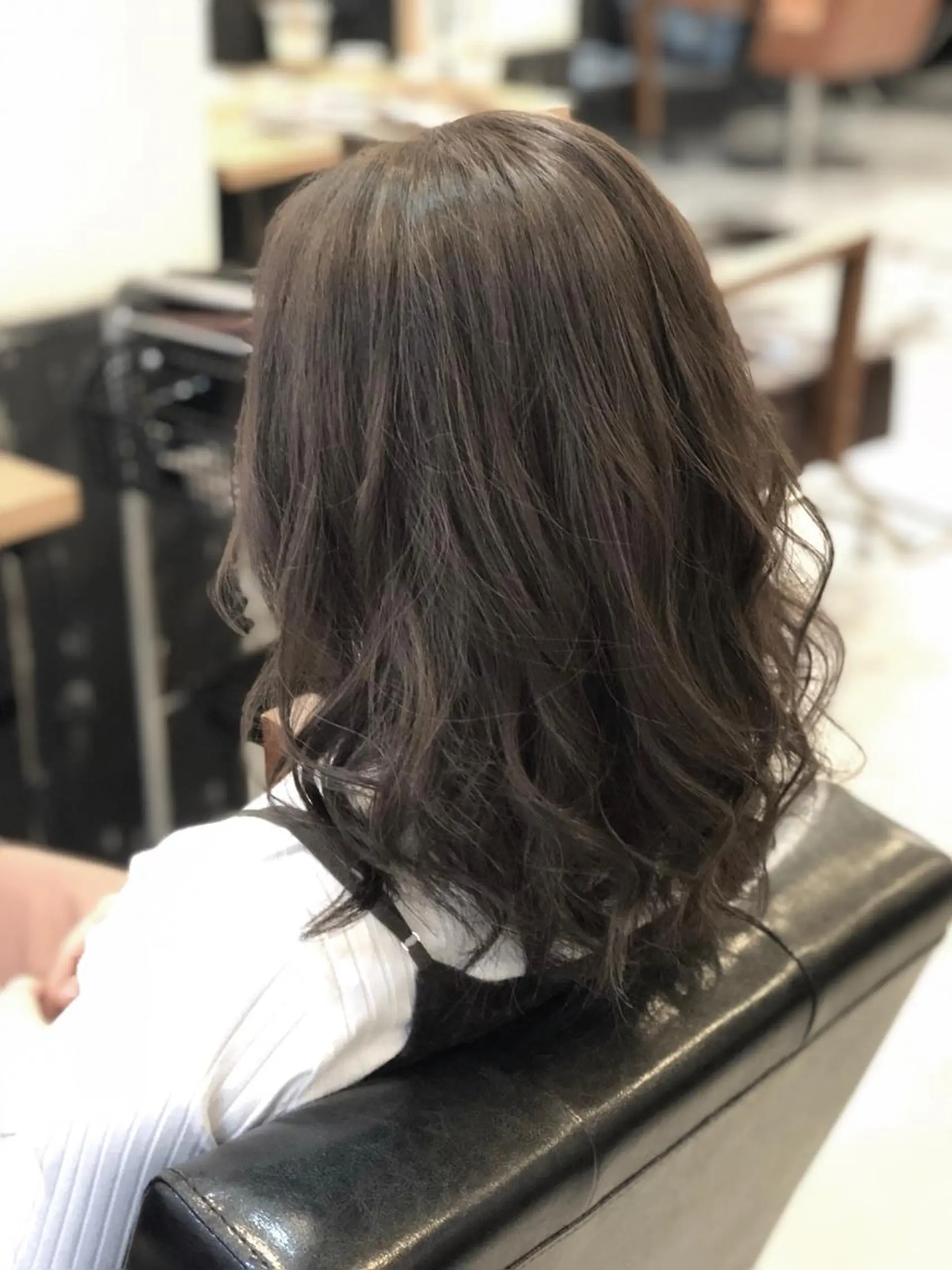 ミディアム カラー アッシュ 透明感カラー イルミナカラー 美髪矯正 🌈髪質改善 山下のヘアスタイル