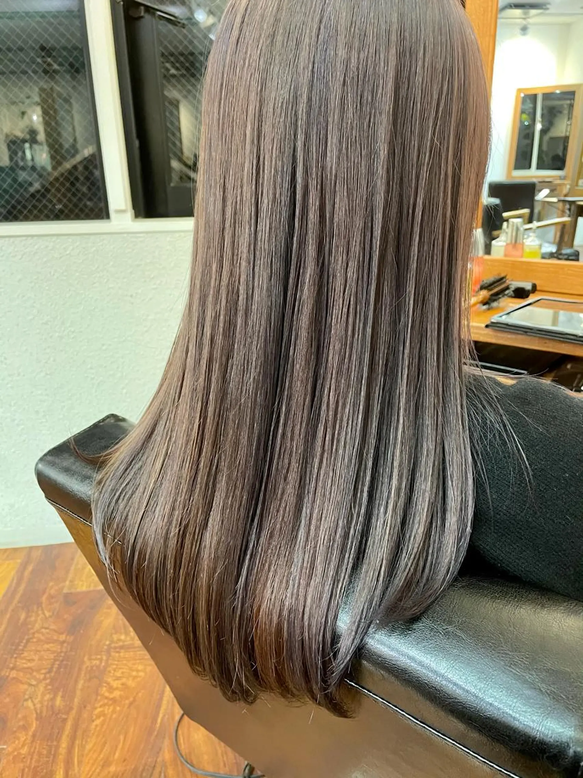 ロング カラー アッシュ ハイライトカラー ハイトーンカラー イルミナカラー インナーカラー 江上拓郎/ショート /酸性ストレートのヘアスタイル