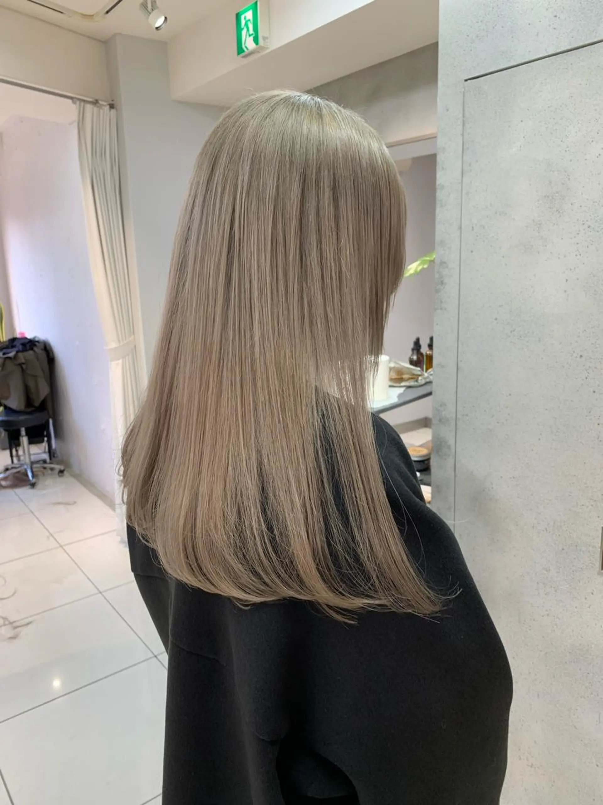 ロング カラー raika .のヘアスタイル