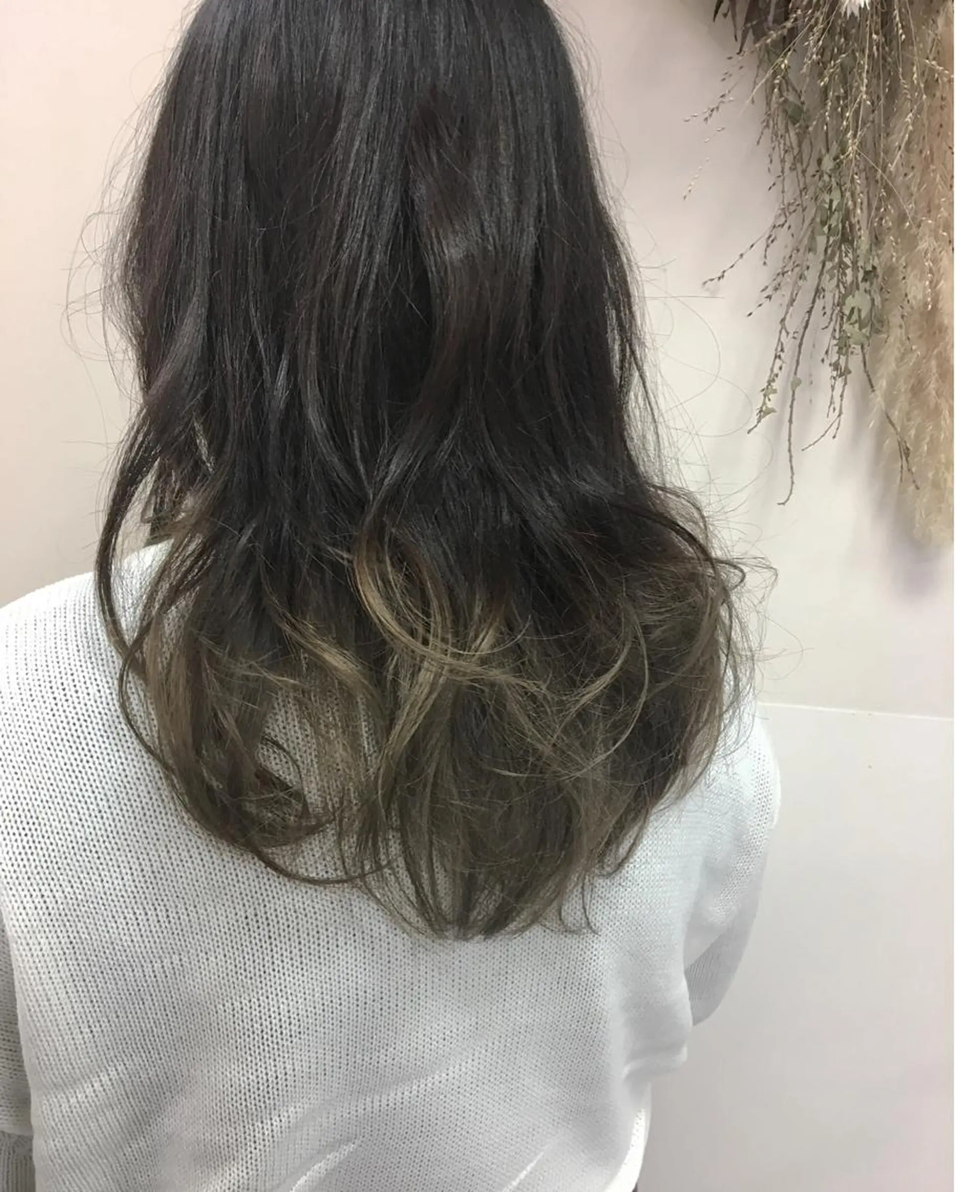 セミロング カラー グラデーションカラー タナカ タクヤのヘアスタイル