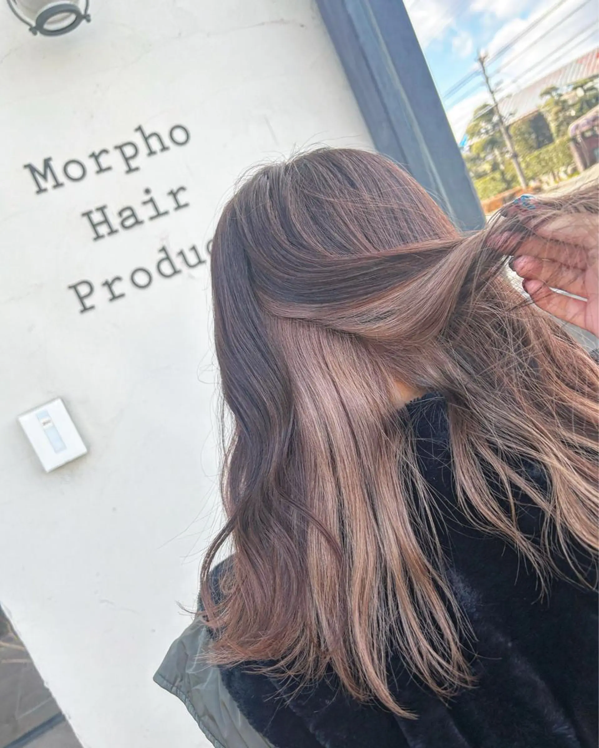 ロング カラー ブリーチ ブラウンカラー チョコレートブラウン カット ヘアカラー Morpho Hair Product所属・井上 花音のヘアスタイル