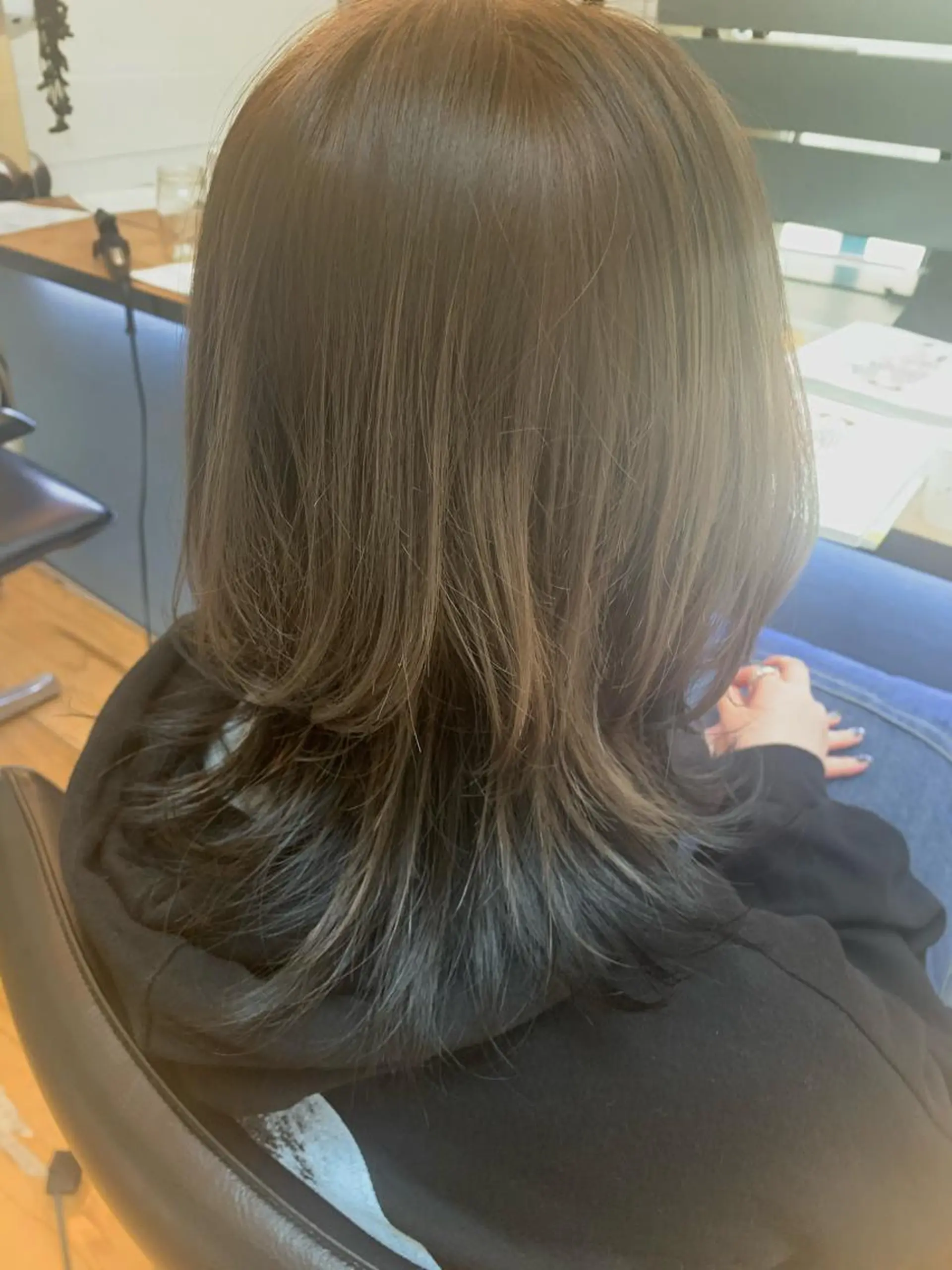 セミロング ヘアカラー Lagom なかだのヘアスタイル