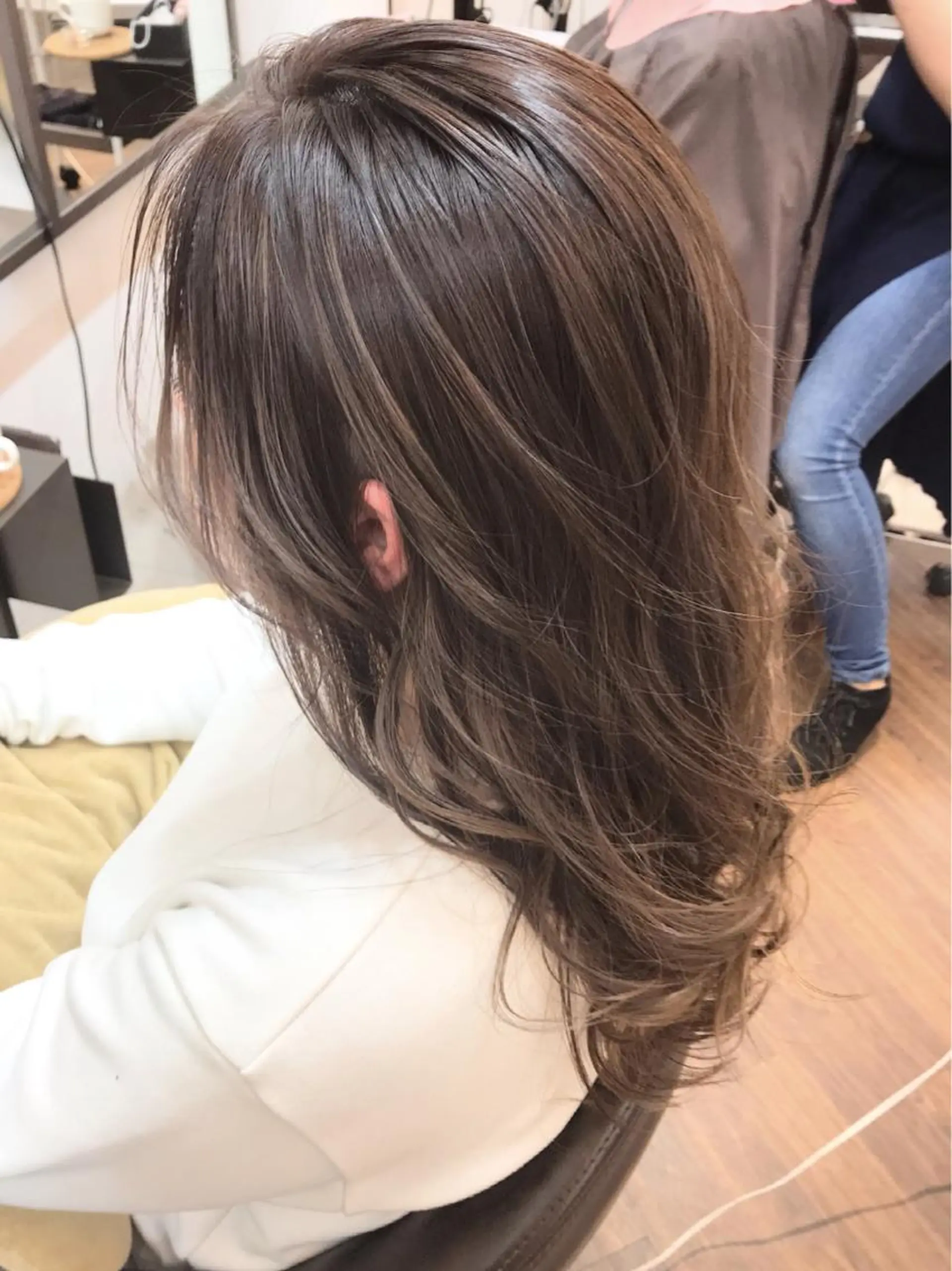 ロング カラー パーマ ヘアアレンジ グレージュ ハイライトカラー 外国人風カラー ハイライト APSEE メンズカラー特化のヘアスタイル