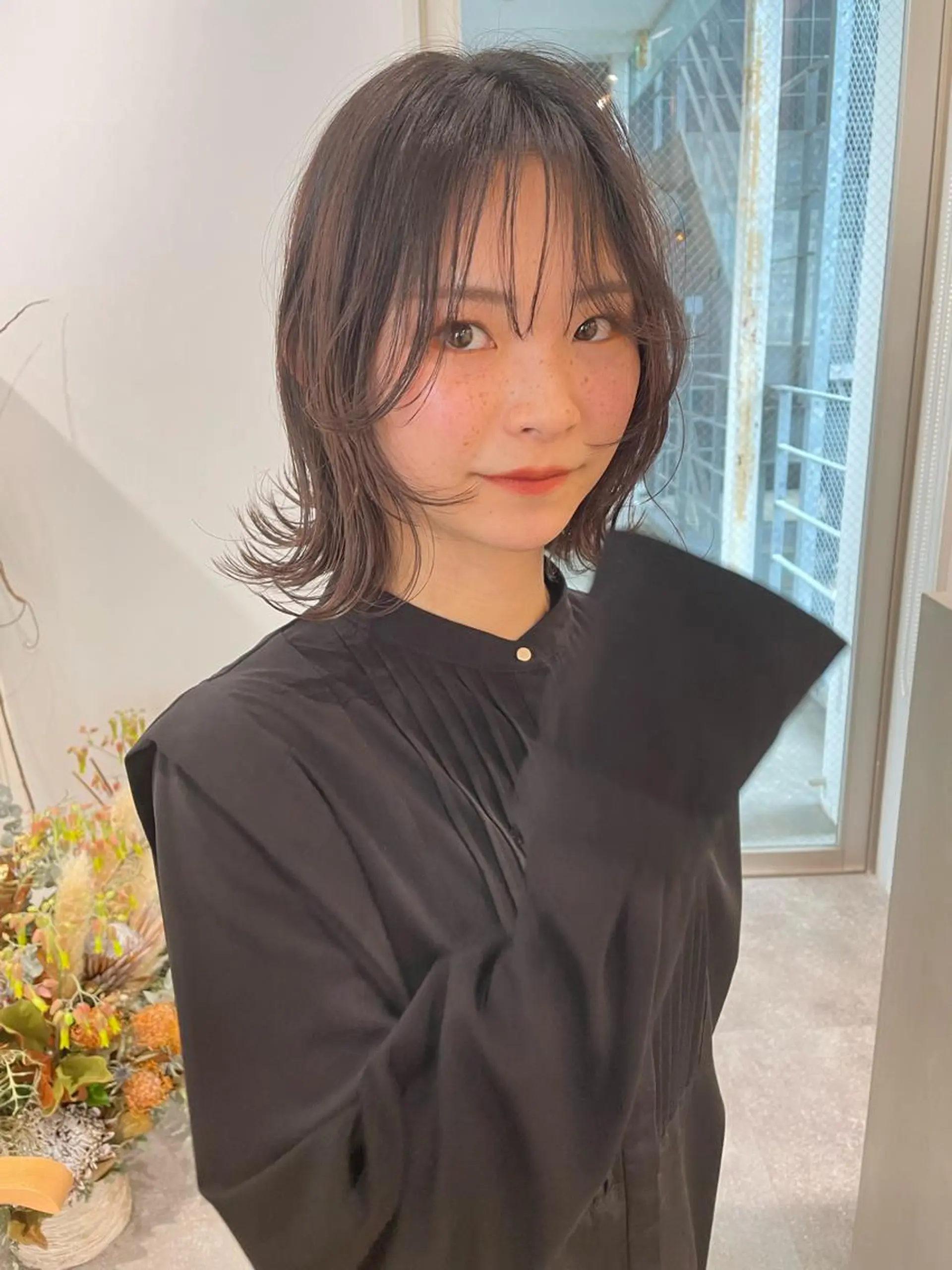 ミディアム 顔周りカット uyu 【ウユ】のヘアスタイル