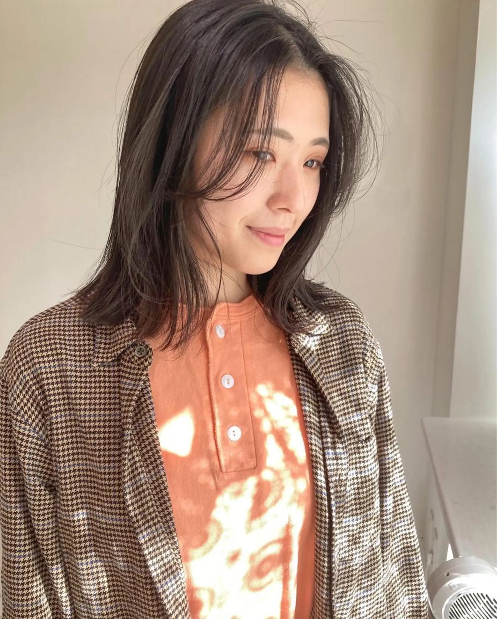 ミディアム カラー 切りっぱなしロブ カット ヘアカラー トリートメント お洒落ベージュ🤎 代官山shibukiのヘアスタイル