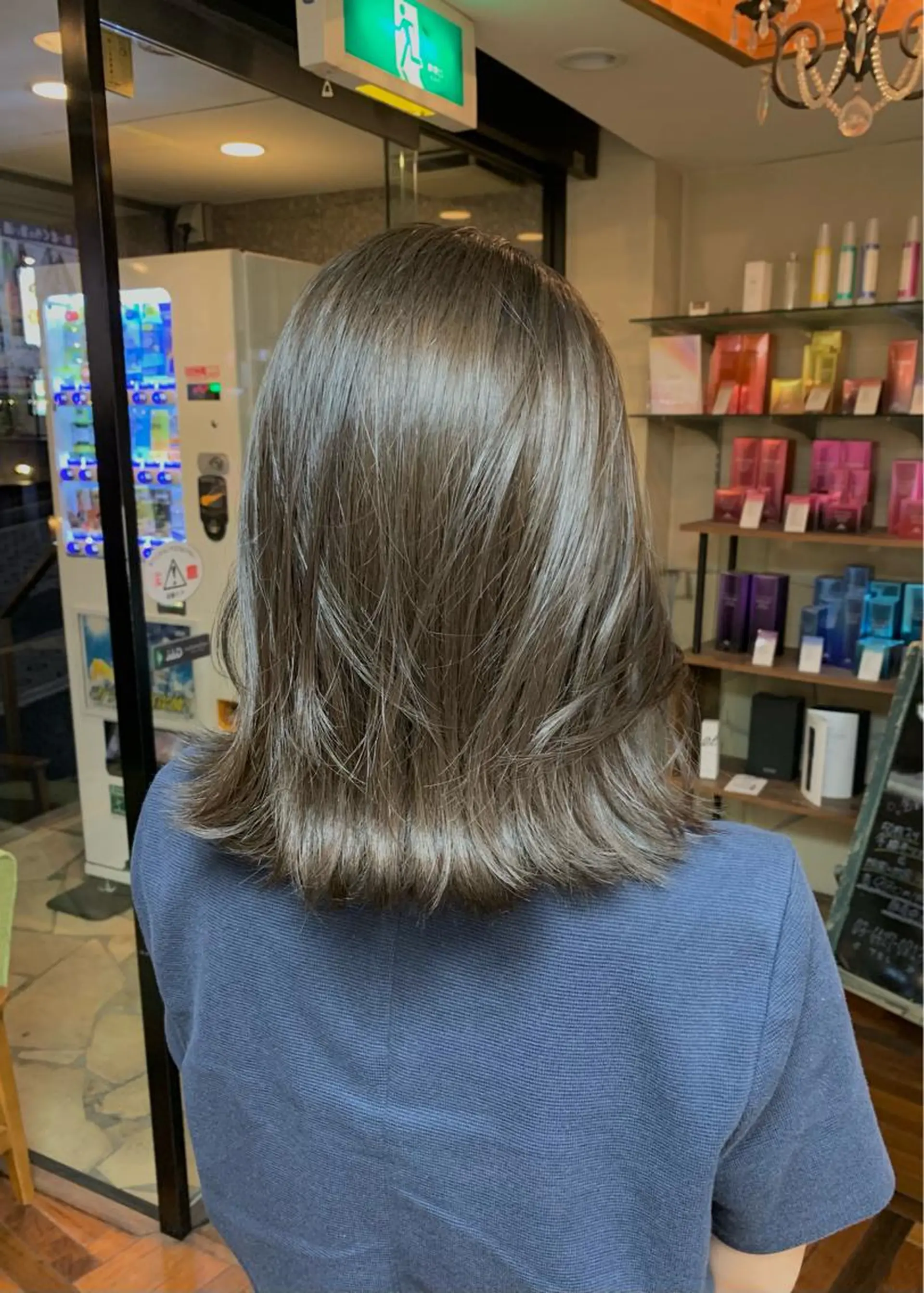 ミディアム カラー ベージュカラー ブリーチ ブリーチなしカラー オリーブベージュ カット ヘアカラー トリートメント 矢野 晃平のヘアスタイル