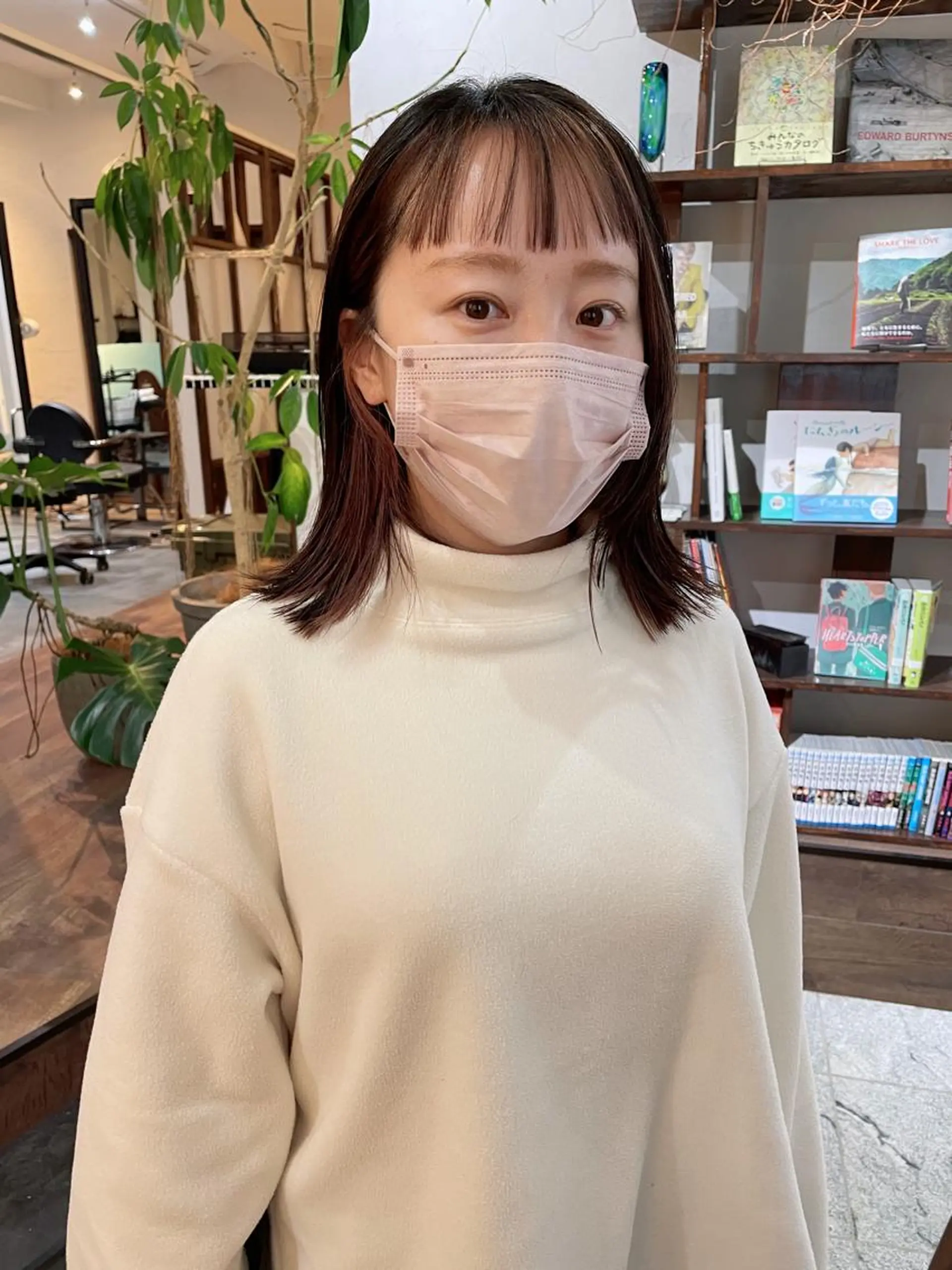 ミディアム カラー 高橋 愛美のヘアスタイル