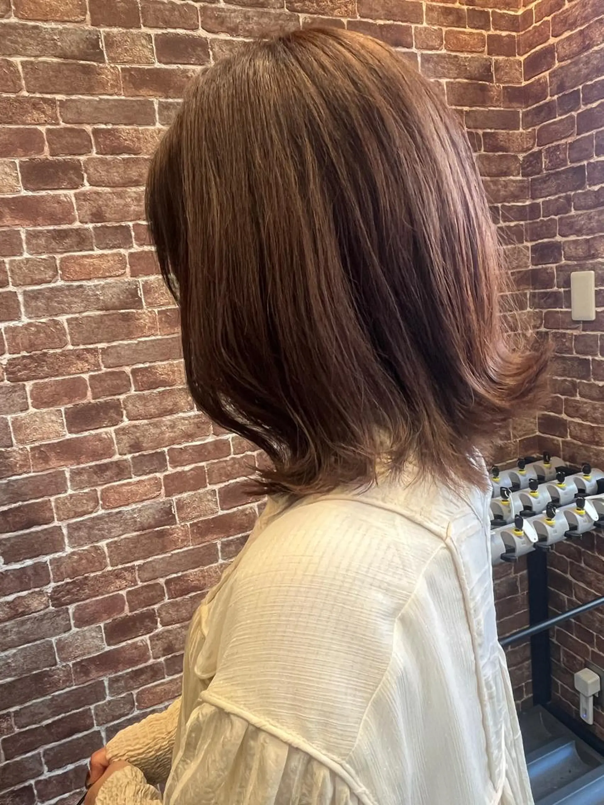 ミディアム カラー パーマ ヘアアレンジ メンズ キッズ ネイル マツエク・マツパ アイブロウ メンズブリーチ メンズハイライト メンズインナーカラー メンズ韓国風 ブリーチ 久木原 ゆりのヘアスタイル