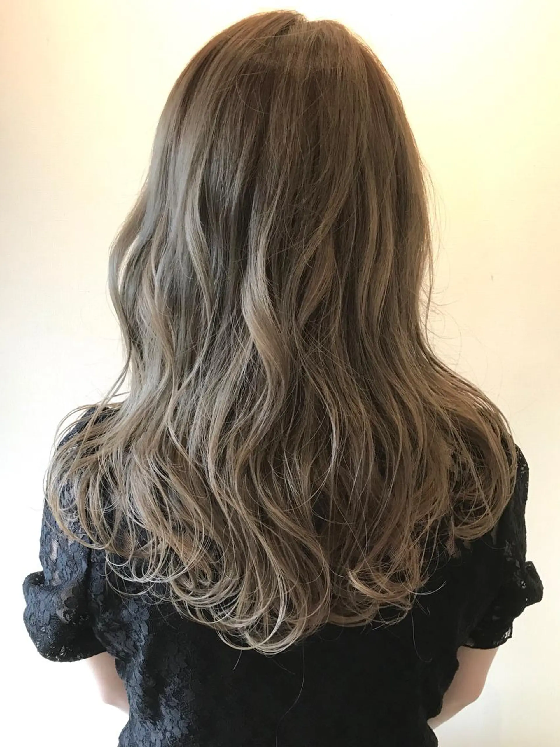 セミロング カラー パーマ 透明感カラーブリーチ 🌼シゲモトアヤ🌼のヘアスタイル