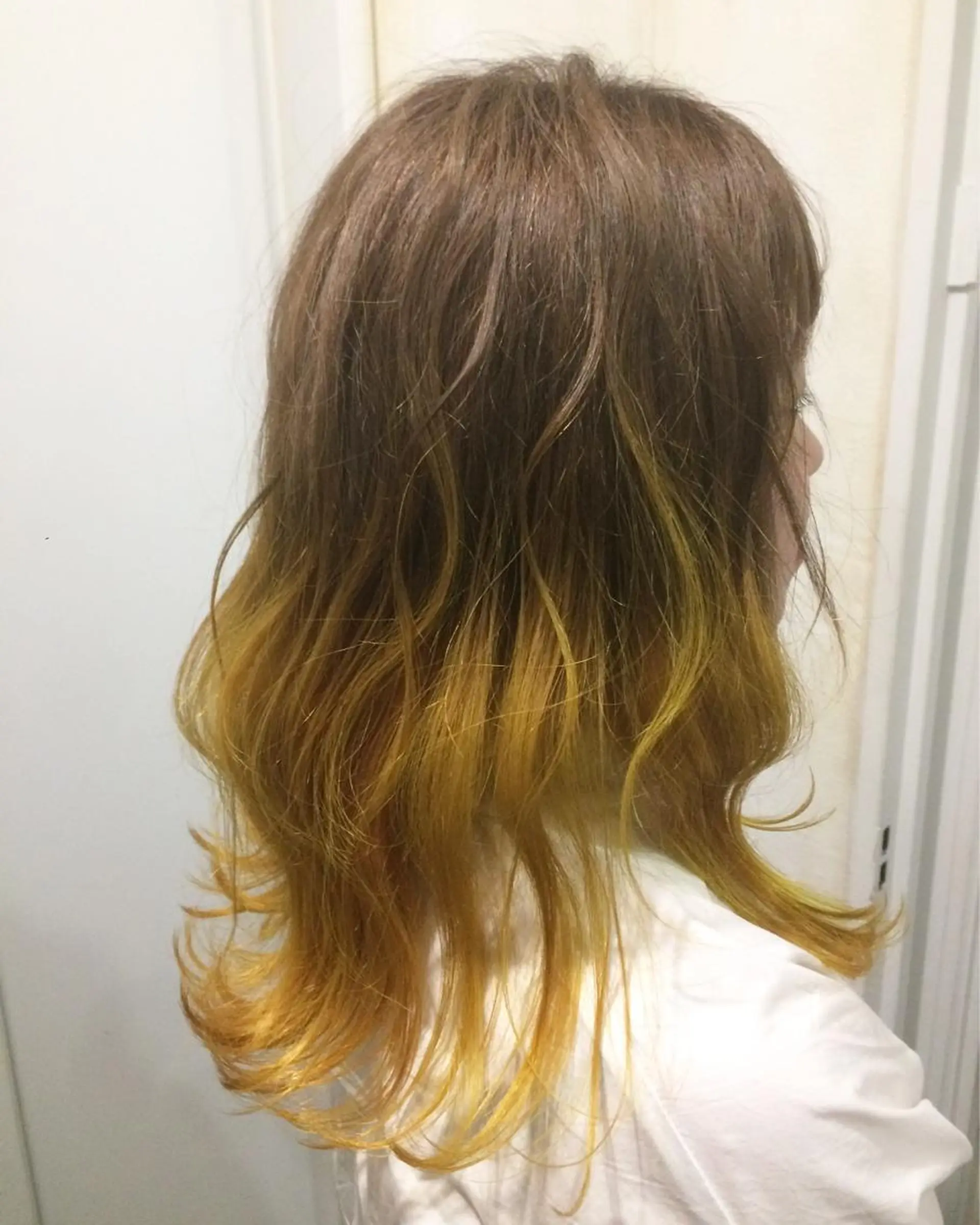 ミディアム カラー パーマ ヘアアレンジ イエローカラー 新宿No.1美髪師 taka髪質改善のヘアスタイル