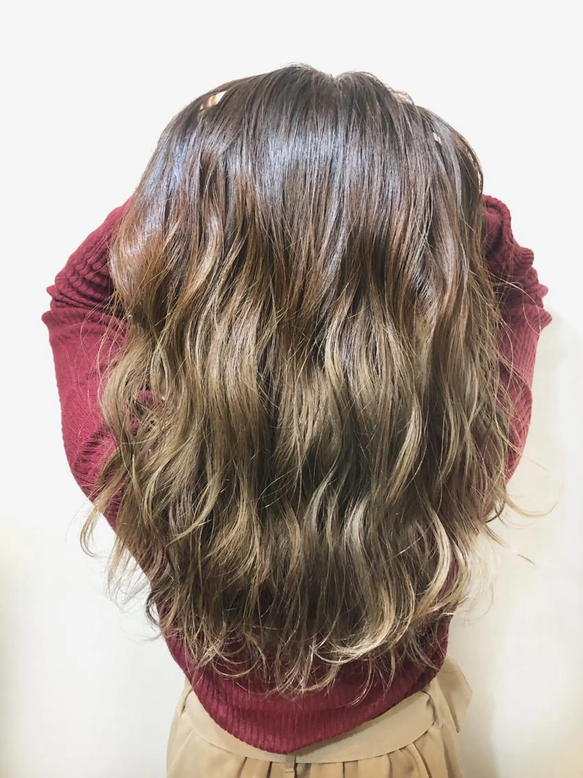 ロング カラー ベージュカラー グラデーションカラー ミルクティーベージュ 女性リピ90%🍨 🩷佐藤みずきのヘアスタイル