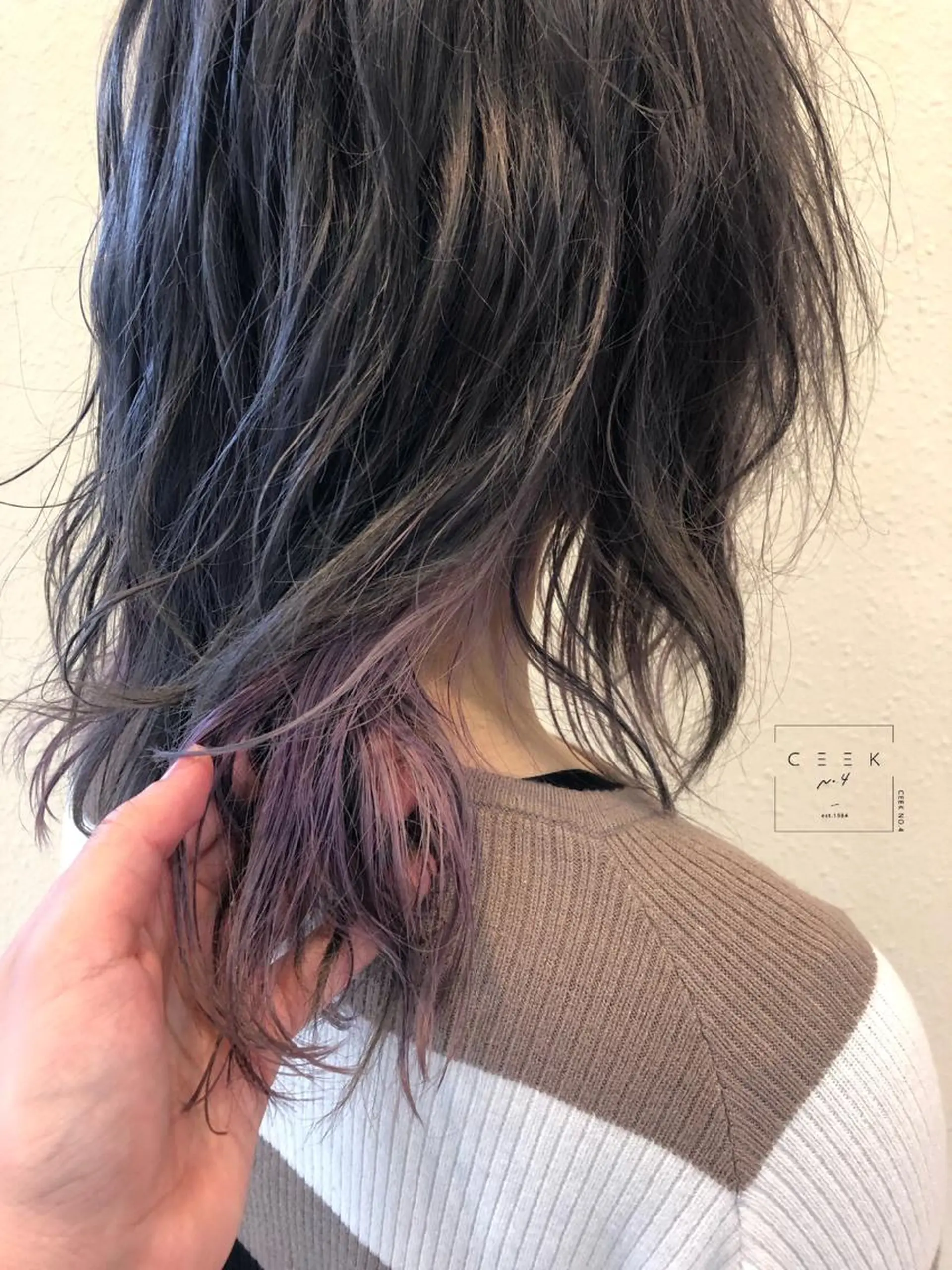 セミロング カラー ブリーチ インナーカラー 中川 茜里のヘアスタイル