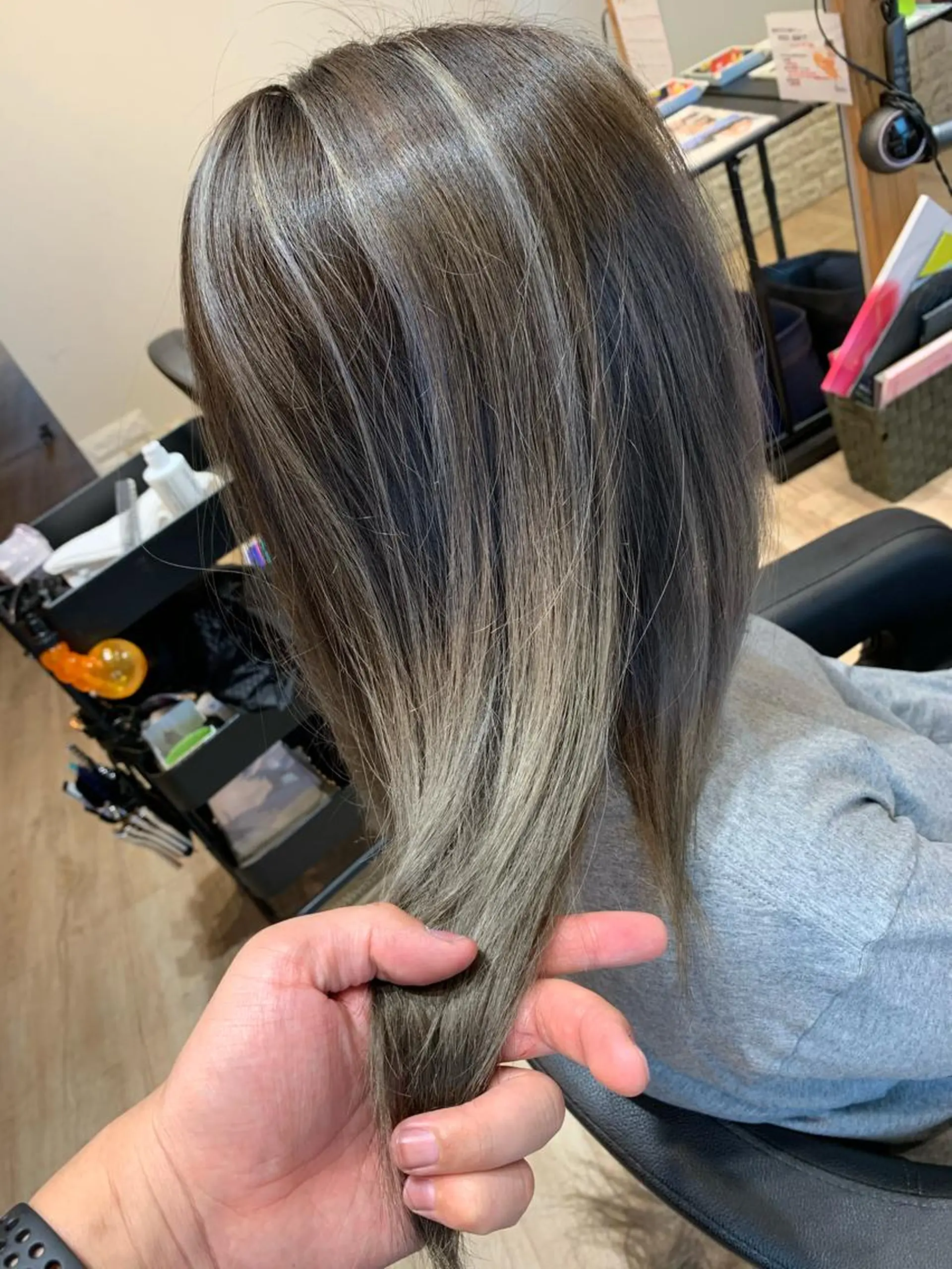 セミロング カラー ヘアカラー 大久保 隆蔵のヘアスタイル