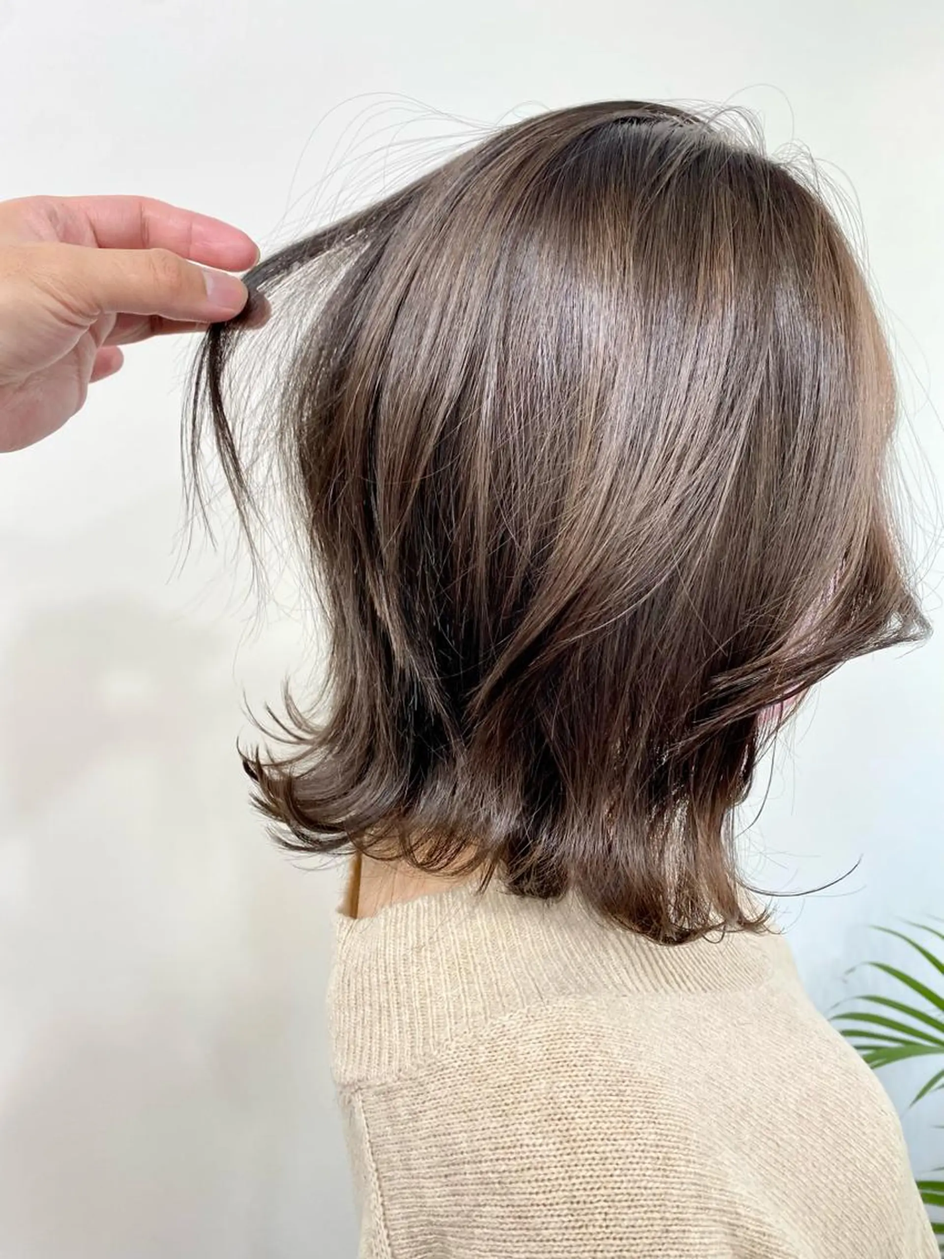 ミディアム カラー パーマ ヘアアレンジ メンズ キッズ ネイル マツエク・マツパ アイブロウ 結婚式・ブライダル ミディアムパーマ メンズバレイヤージュ メンズブリーチ メンズハイライト カット ヘアカラー トリートメント ヘッドスパ 韓国風×透明感カラー 髪質改善オタベシンヤのヘアスタイル