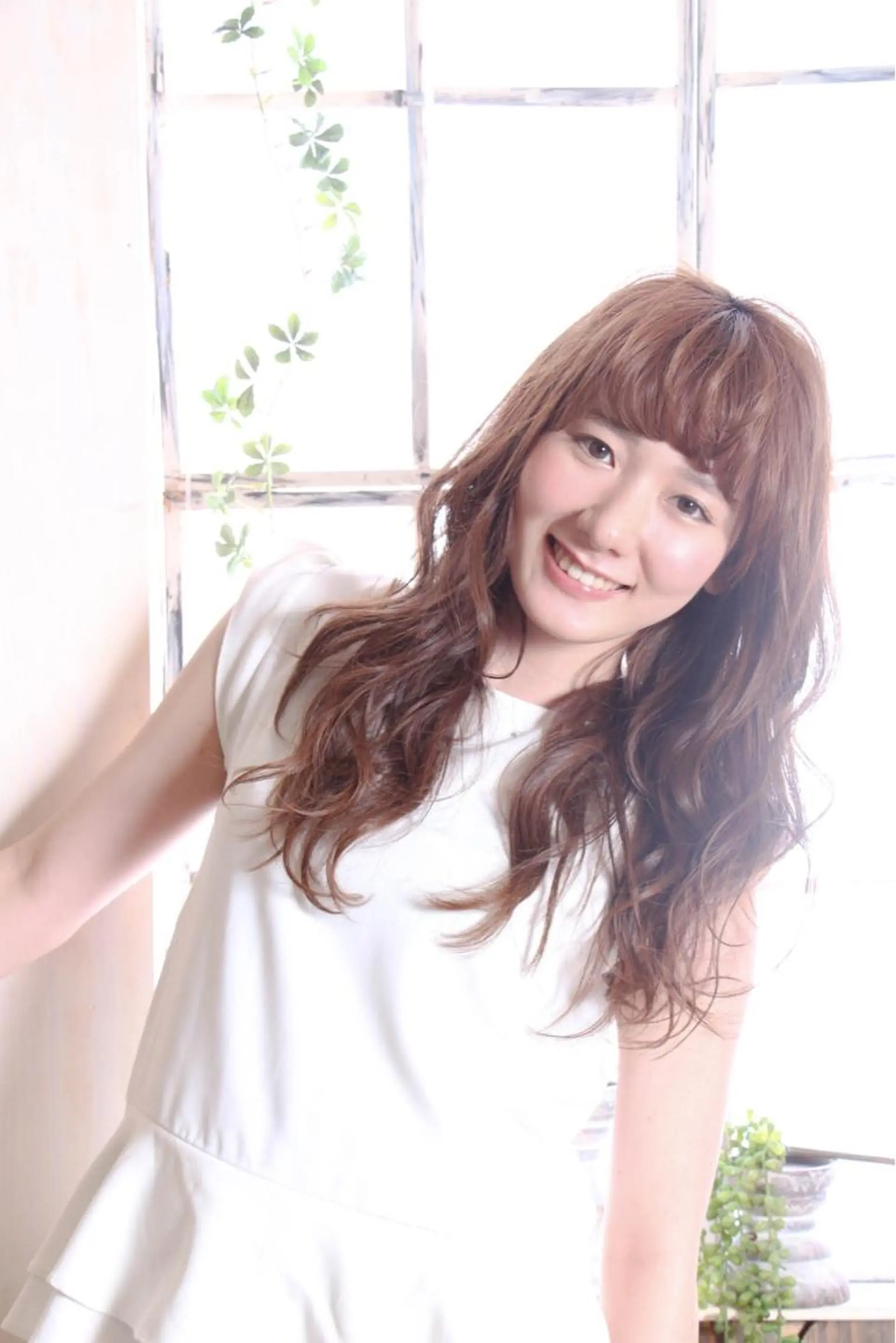 ロング カラー ヘアアレンジ 野崎 ひかりのヘアスタイル