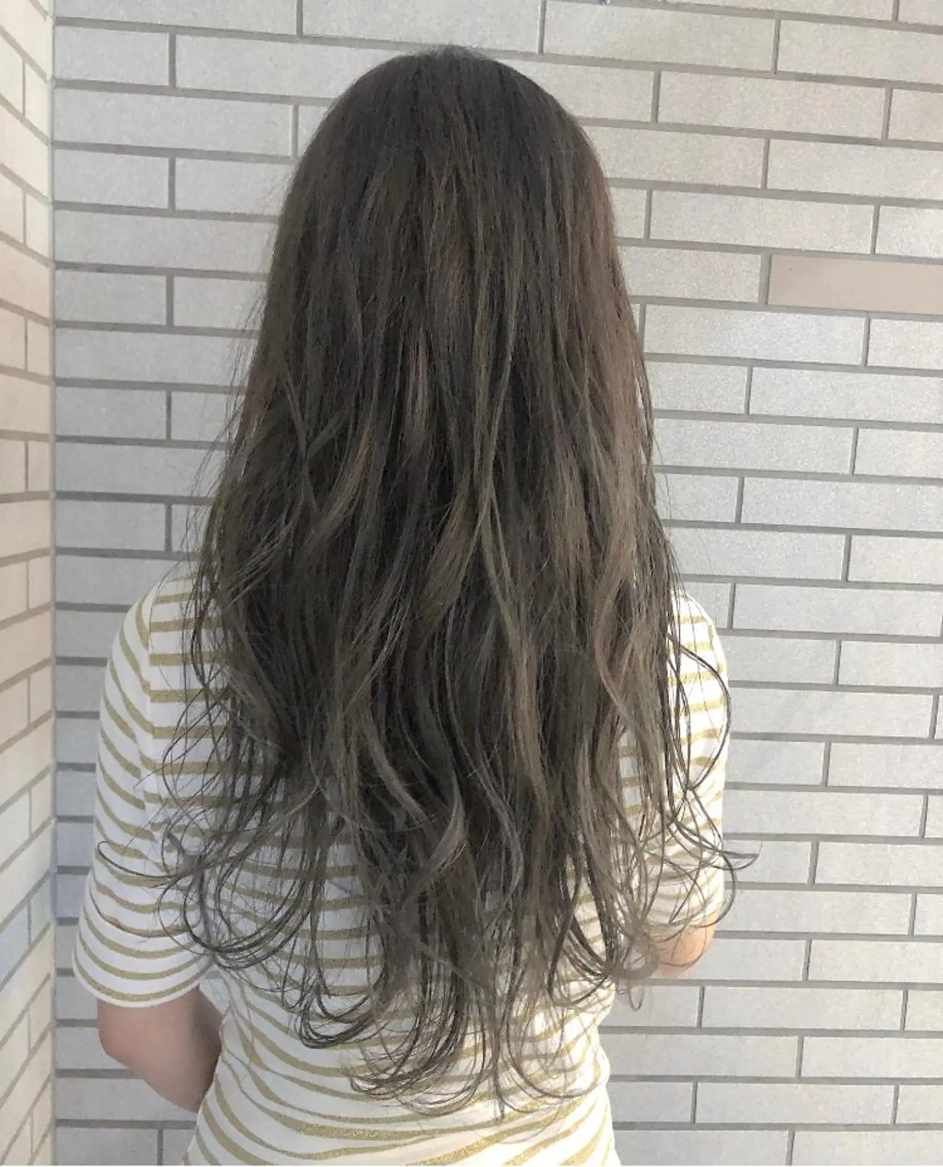 ロング カラー アディクシーカラー ベージュカラー ブラウンカラー ロング 中村 よしひでのヘアスタイル