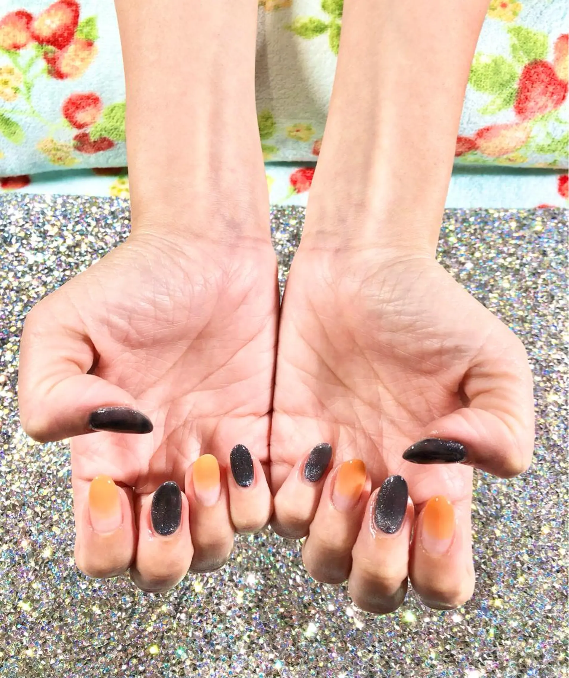 ネイル グラデーション ハロウィン マグネットネイル オレンジ ハンドネイル Tairacchi ﾀｲﾗｯﾁのエステ・リラクイメージ
