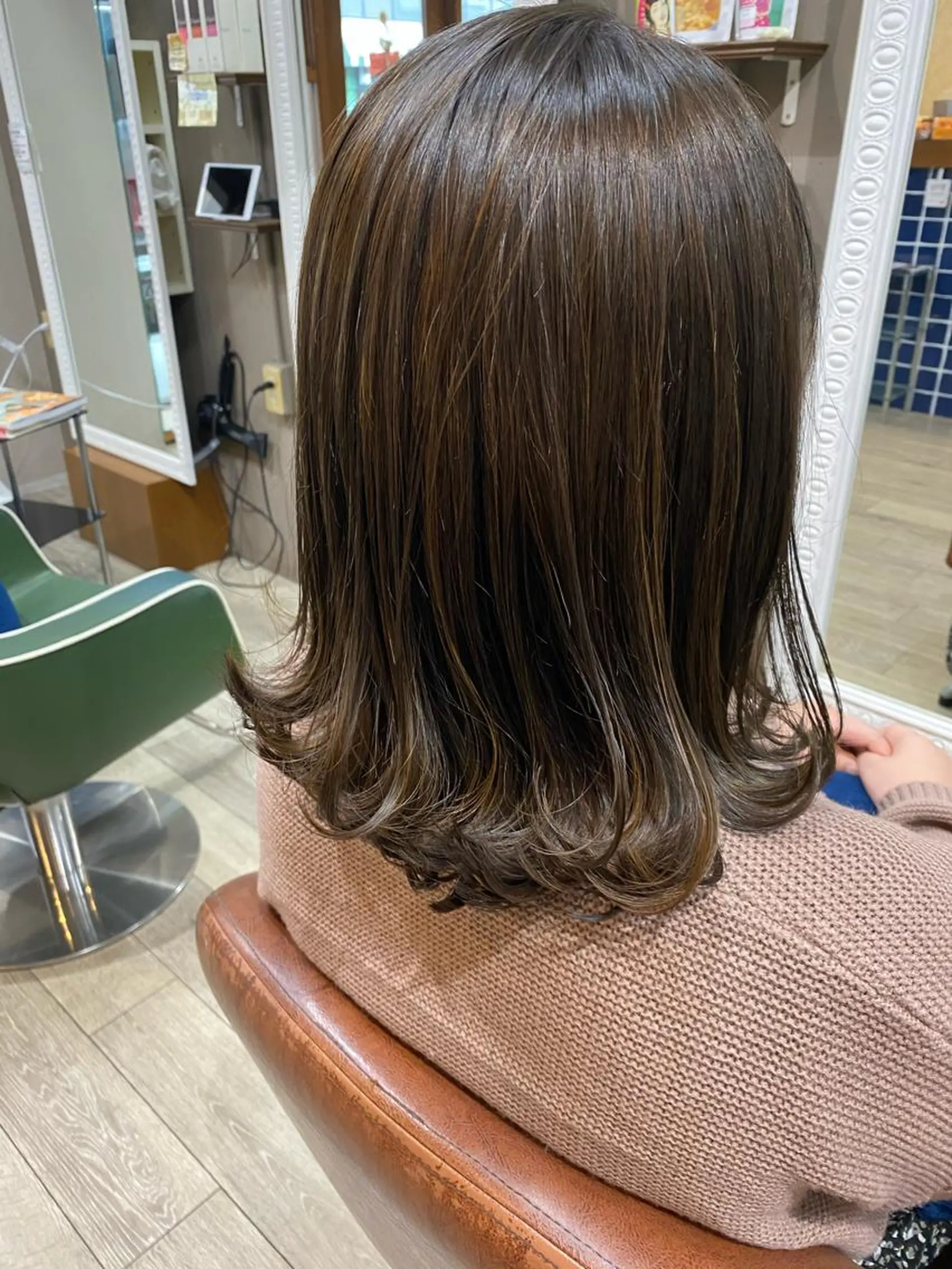 ミディアム 加藤 知子のヘアスタイル