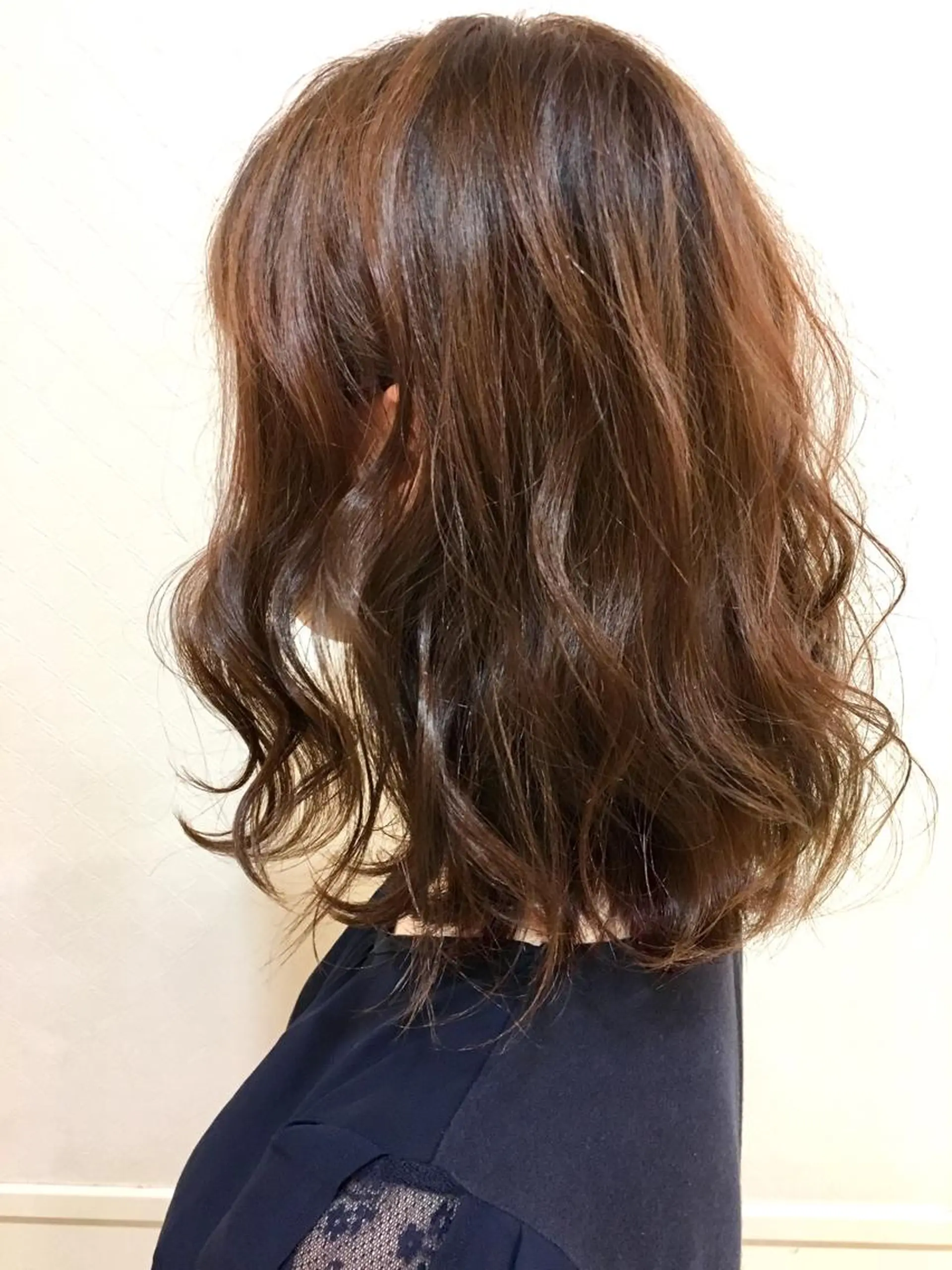 ミディアム カラー ベージュカラー カット 縮毛矯正 トリートメント 髪質改善/美髪矯正 マネージャー福永のヘアスタイル