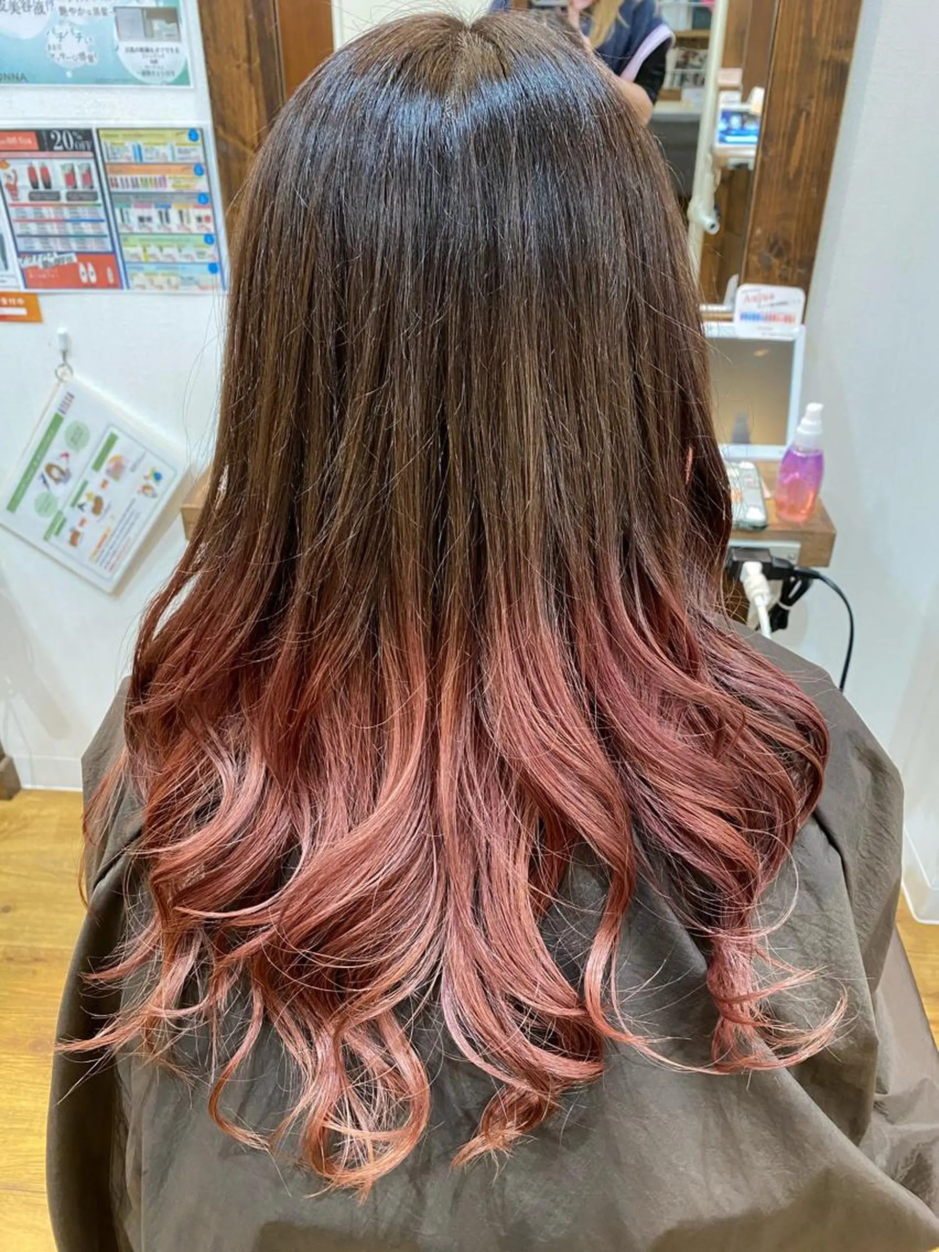 ロング 若林 亜季のヘアスタイル