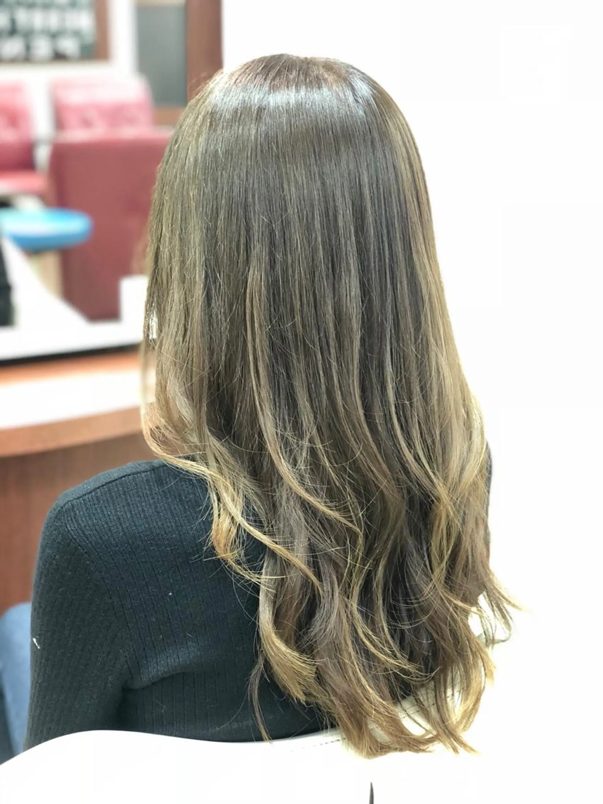 ロング カラー 飯田 真澄のヘアスタイル