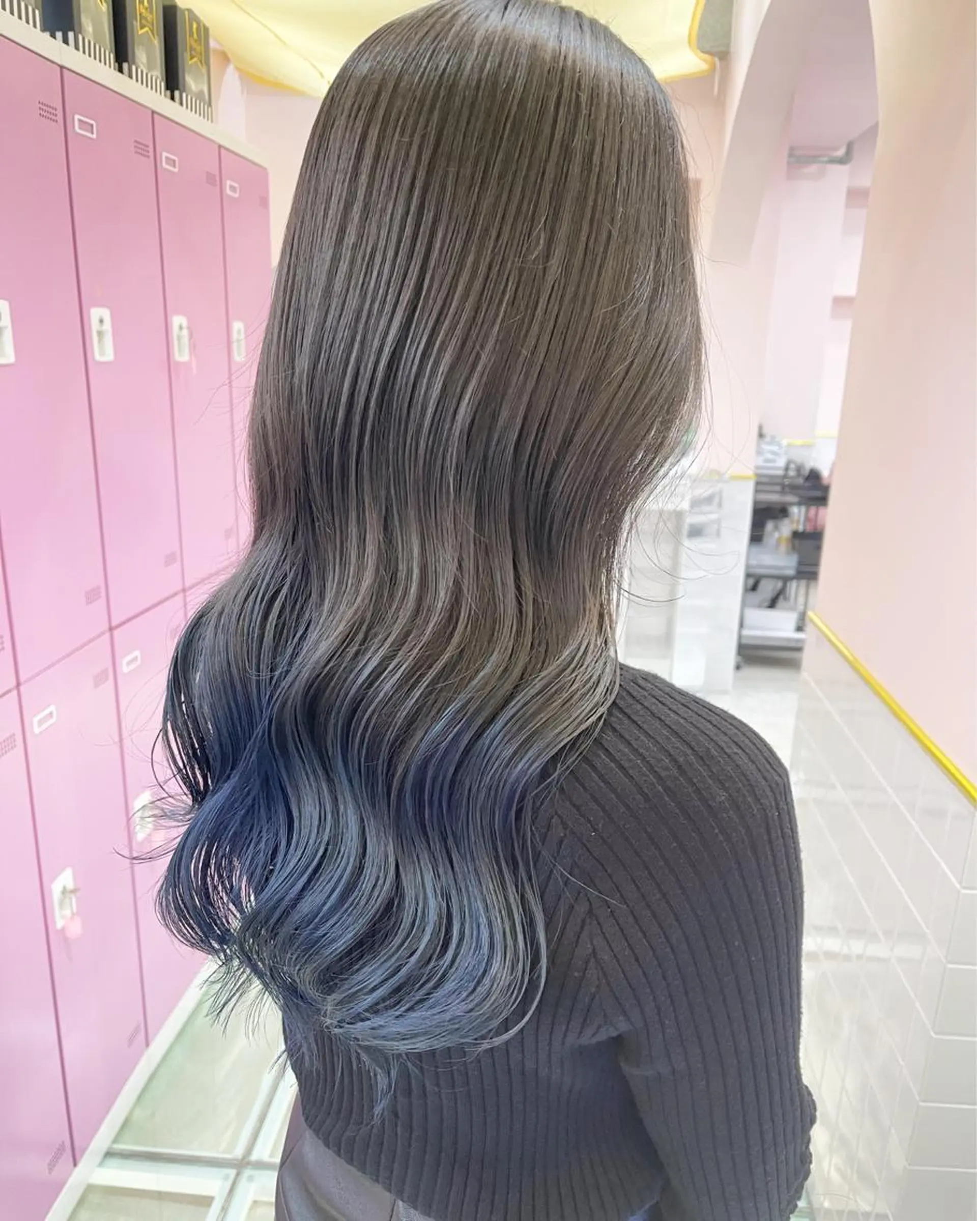 ロング カラー ブリーチ ブルーカラー グラデーションカラー ヘアカラー 透明感カラー× レイヤーカット✨高梨のヘアスタイル