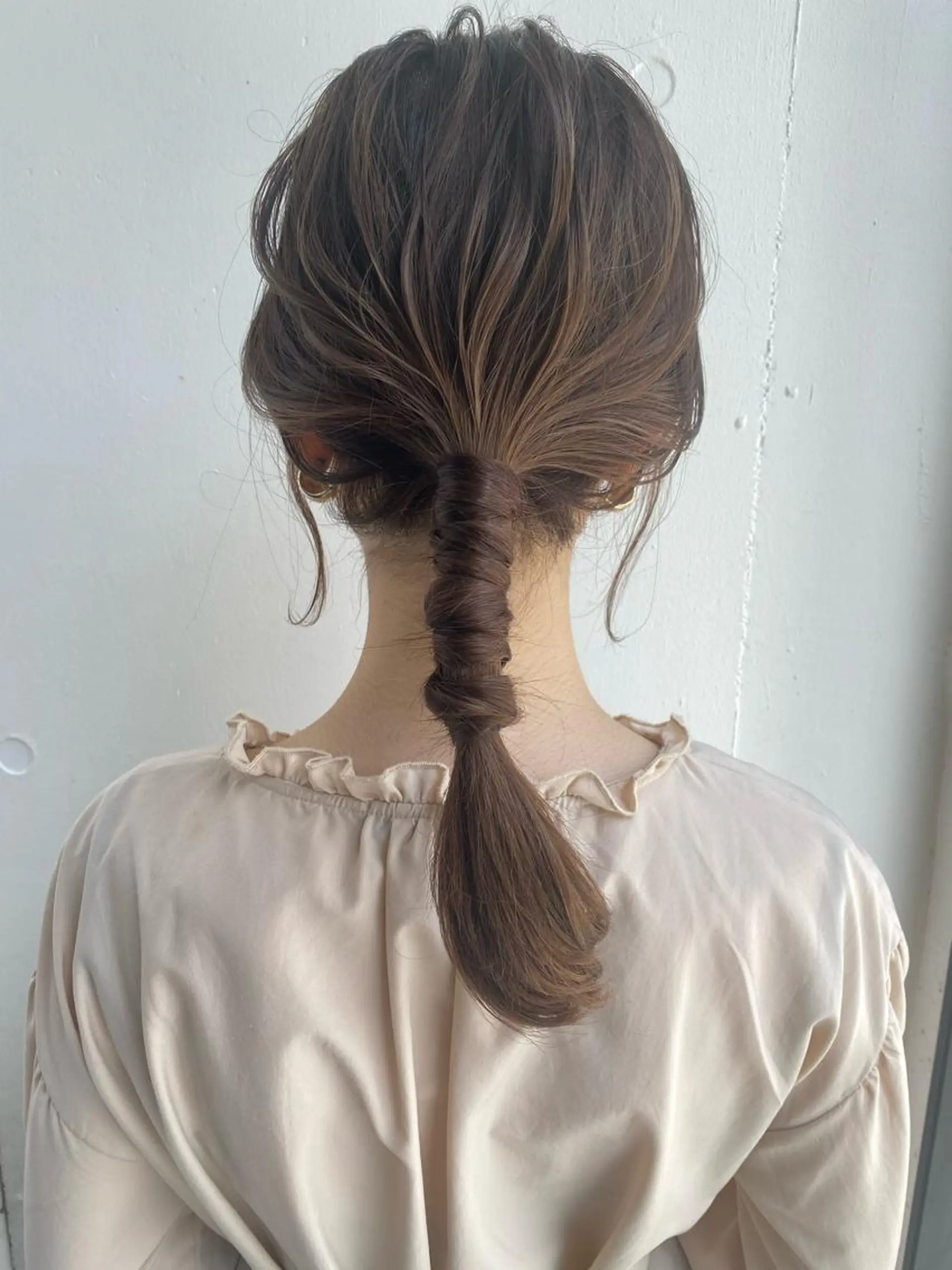 ロング ヘアアレンジ shiori ﾍﾞｰｼﾞｭｶﾗｰのヘアスタイル