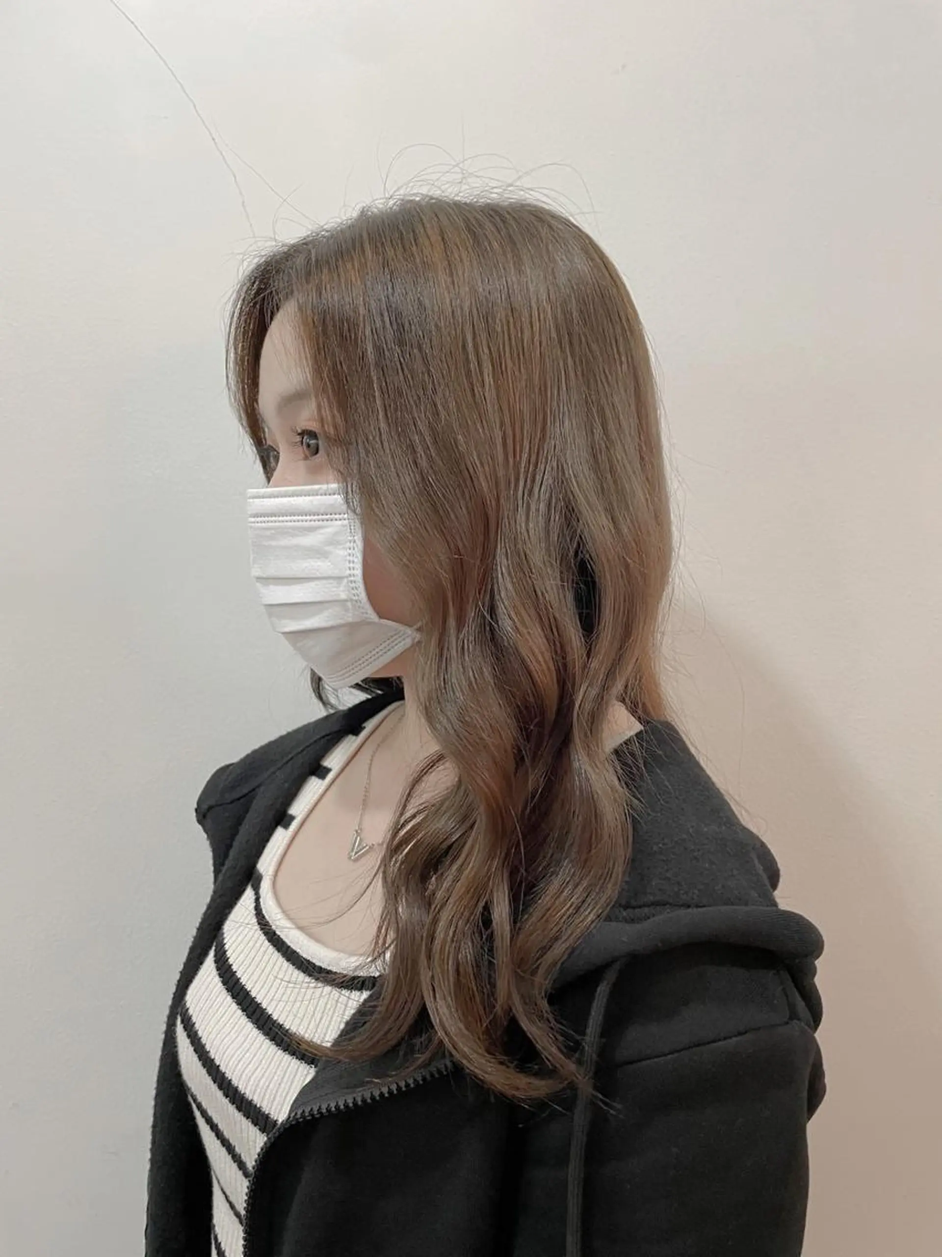 カラー ベージュカラー ブリーチ mopa所属・mopa_kaede 暖色カラー/ロングのヘアスタイル