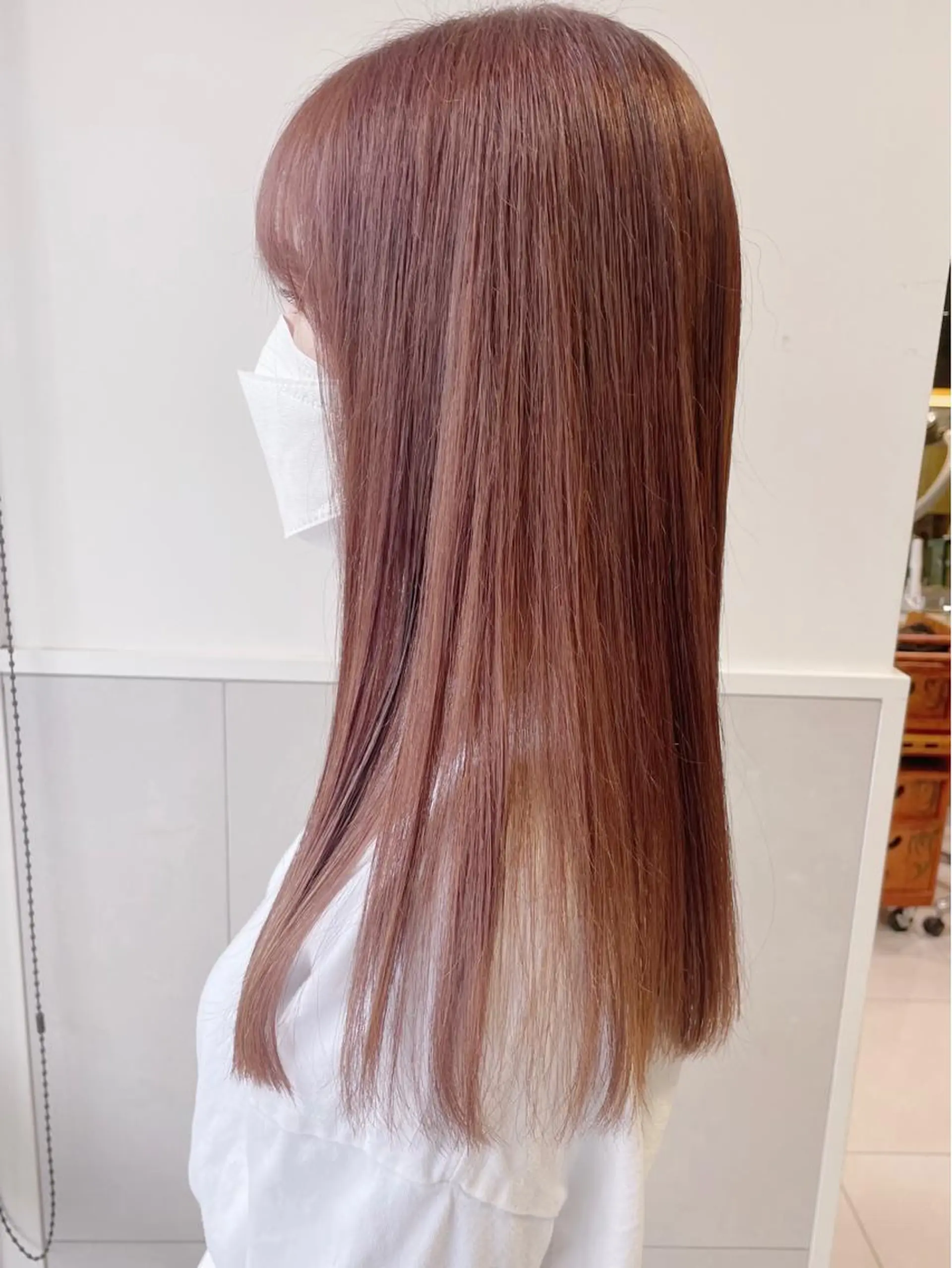 セミロング カラー ピンクカラー カット ヘアカラー 齋藤 咲のヘアスタイル