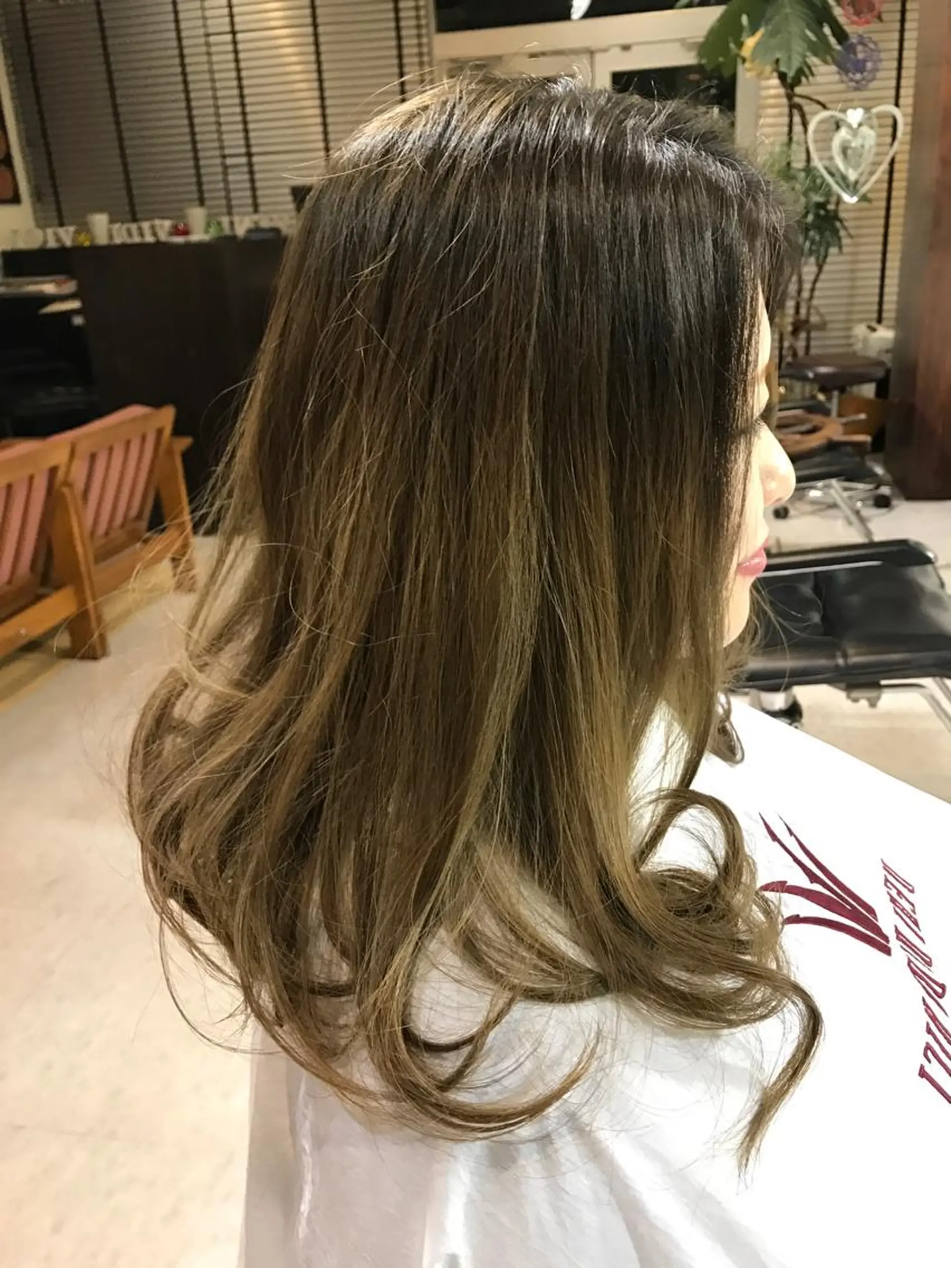 ミディアム カラー ベージュカラー 透明感カラー グラデーションカラー オリーブベージュ 河原 卓司のヘアスタイル