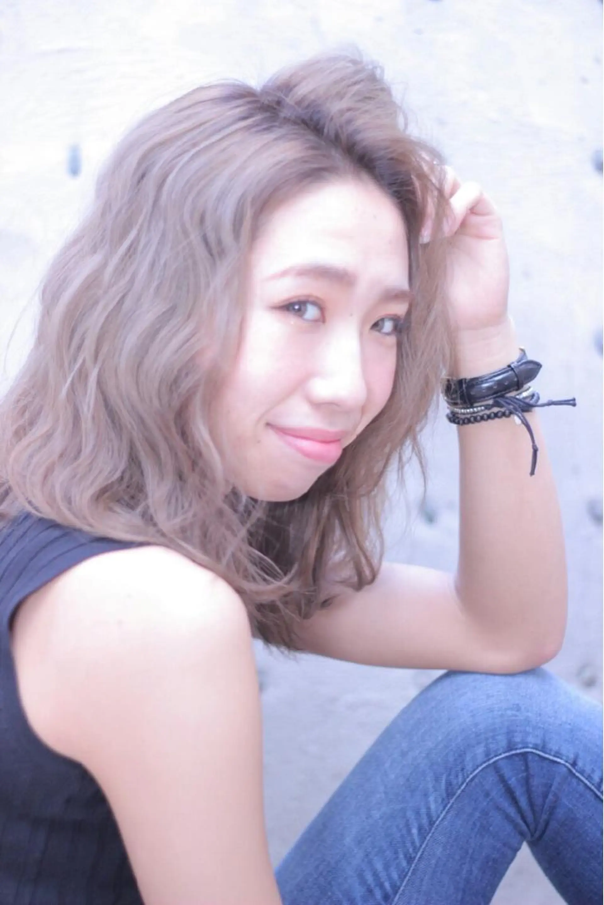 ミディアム カラー グレージュ 及川 光のヘアスタイル